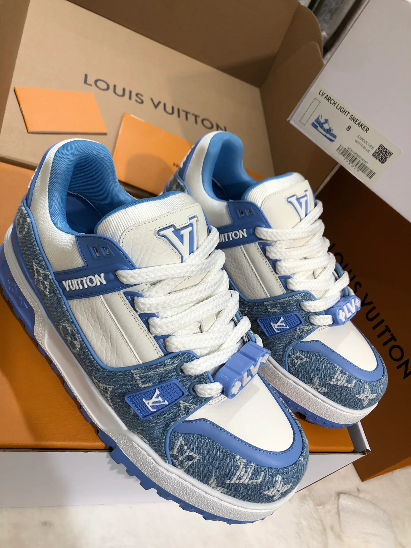 Кроссовки Женские Louis Vuitton 11073671