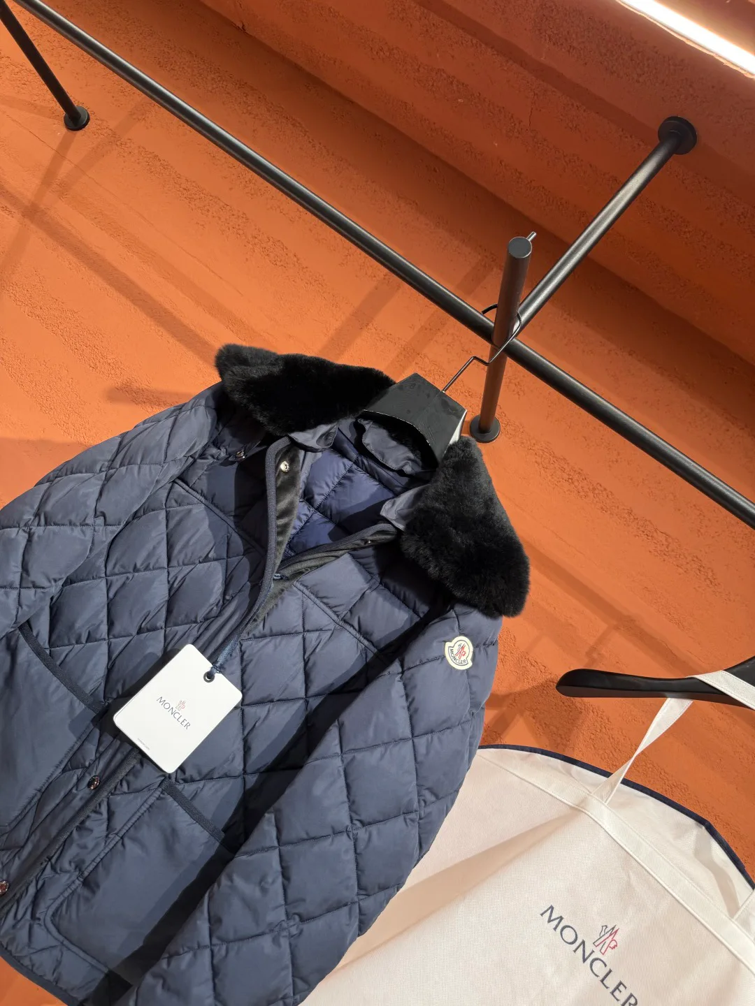 Куртки И Пуховики Женские Moncler 18387743