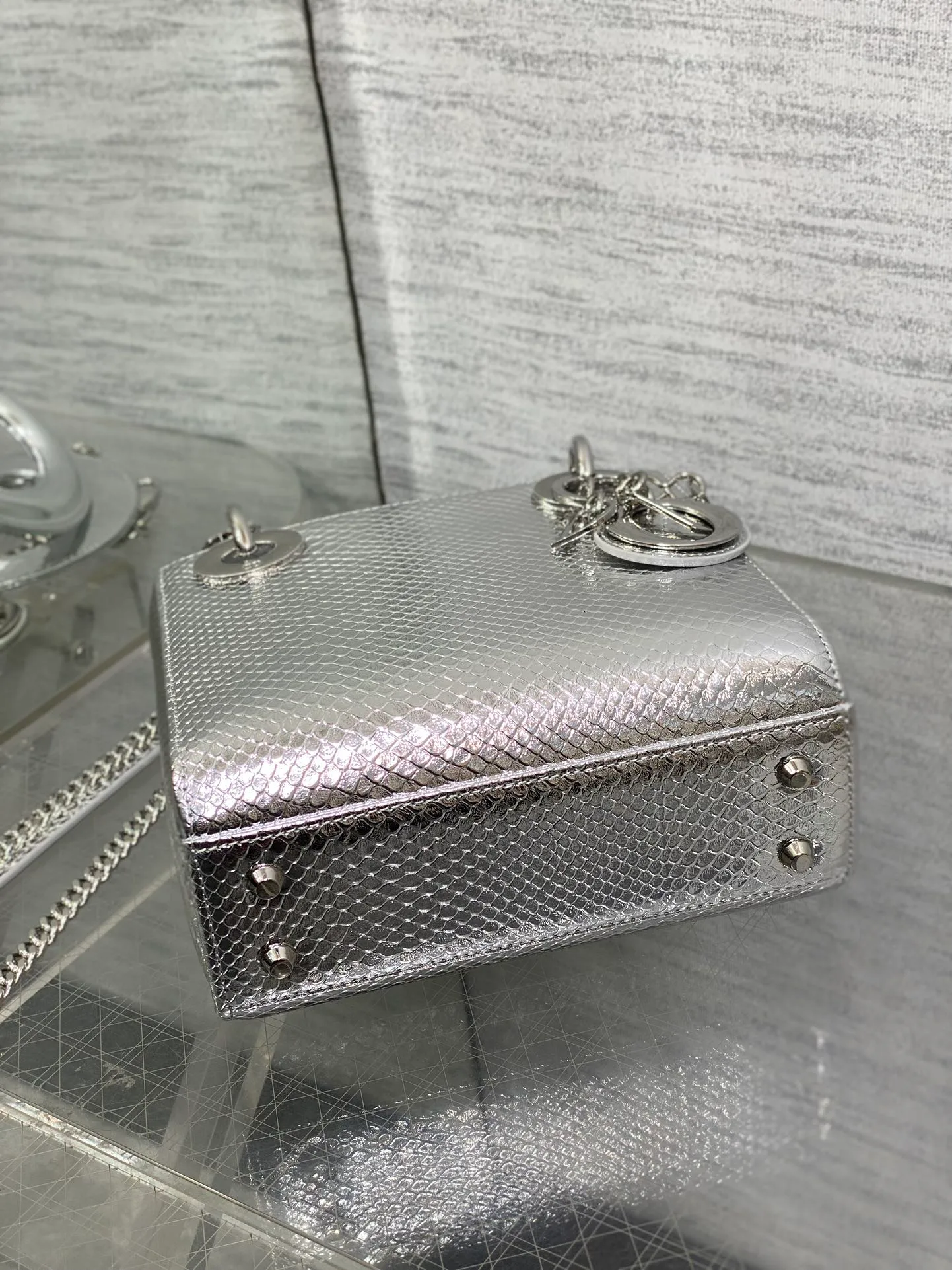 Классические Сумки Женские Christian Dior 12817890