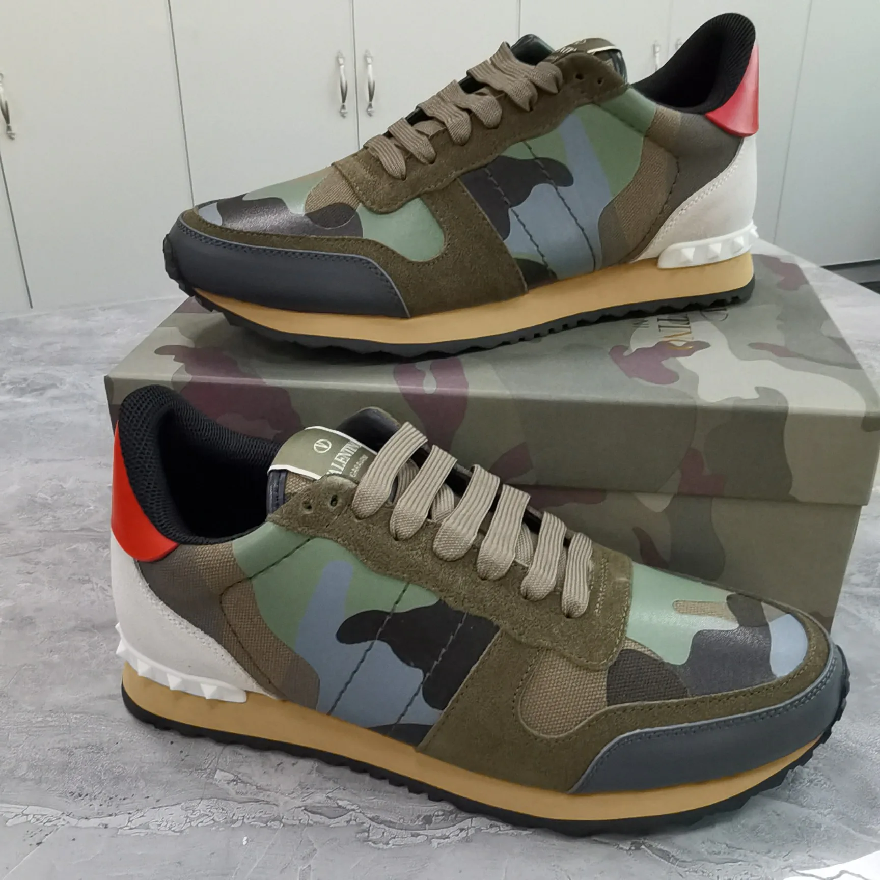 Кроссовки Женские Valentino 10736427