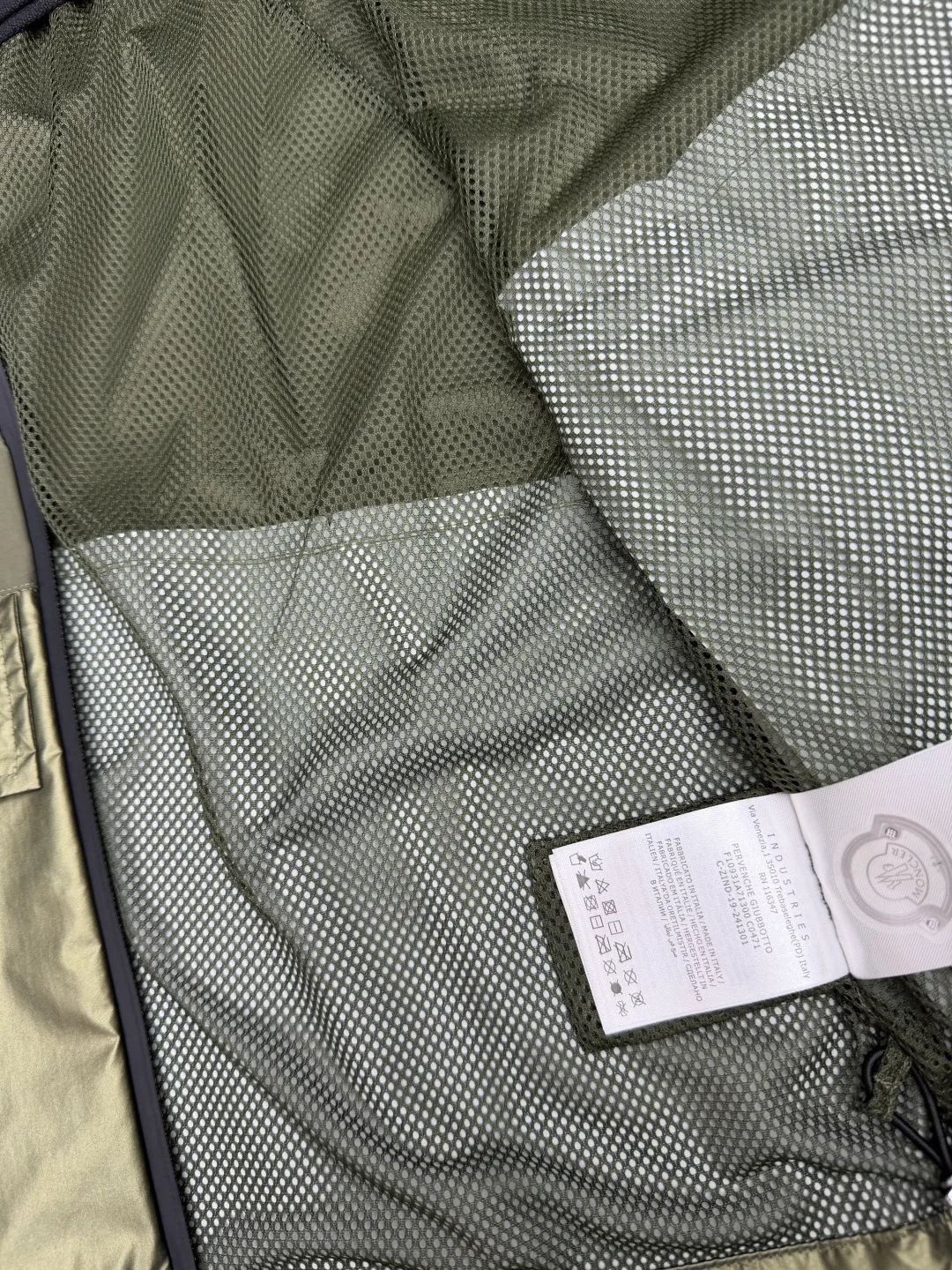 Куртки И Пуховики Женские Moncler 11489417