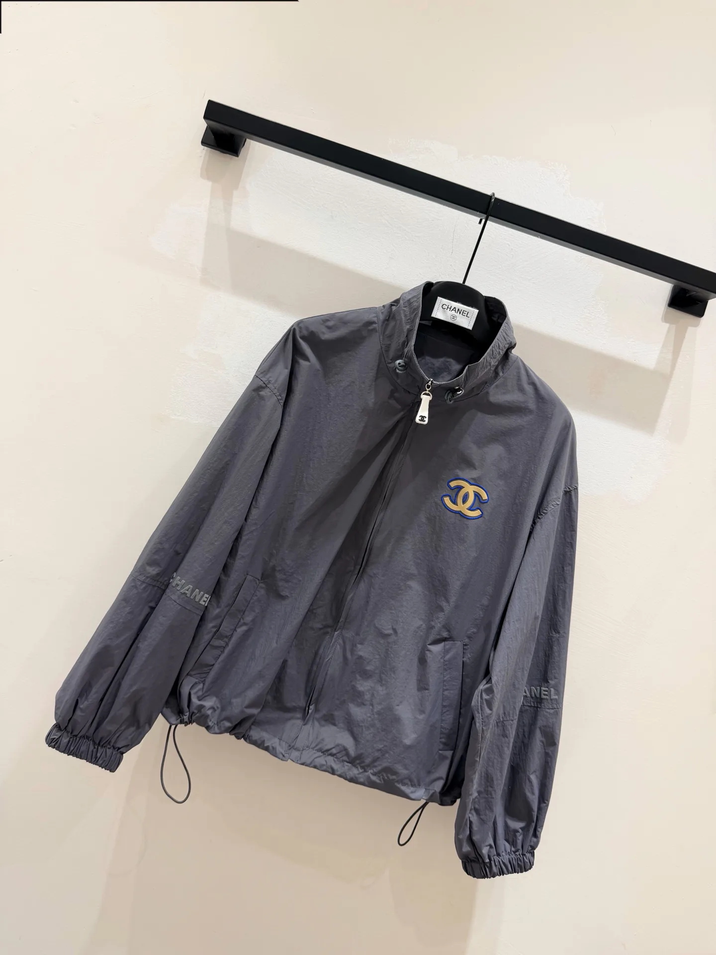 Куртки И Пуховики Женские Chanel 11888689