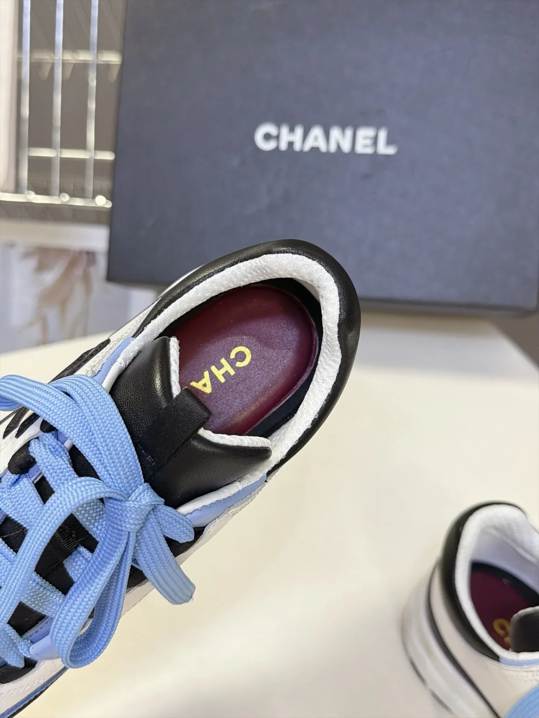 Кроссовки Женские Chanel 18693092
