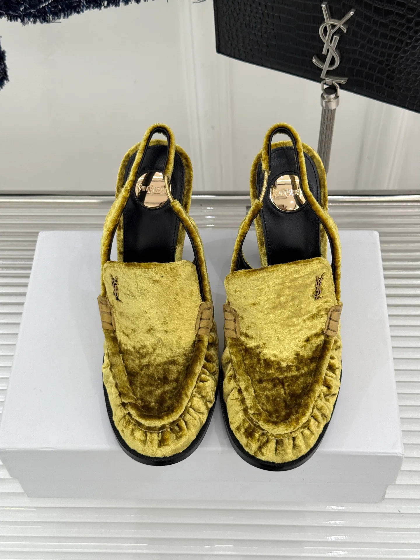 Босоножки Женские Saint Laurent 11312317