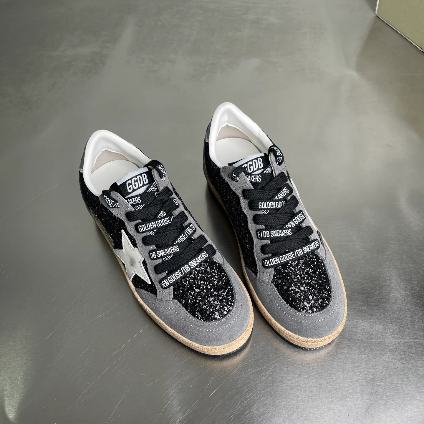 Кроссовки Женские Golden Goose 18039608
