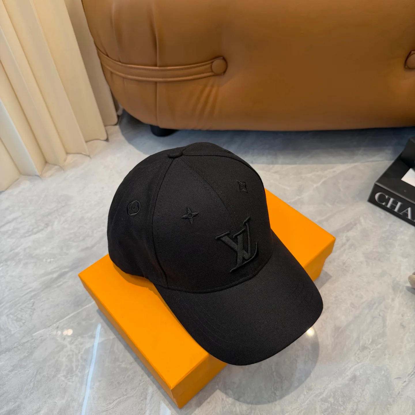 Головные Уборы Louis Vuitton 17467591