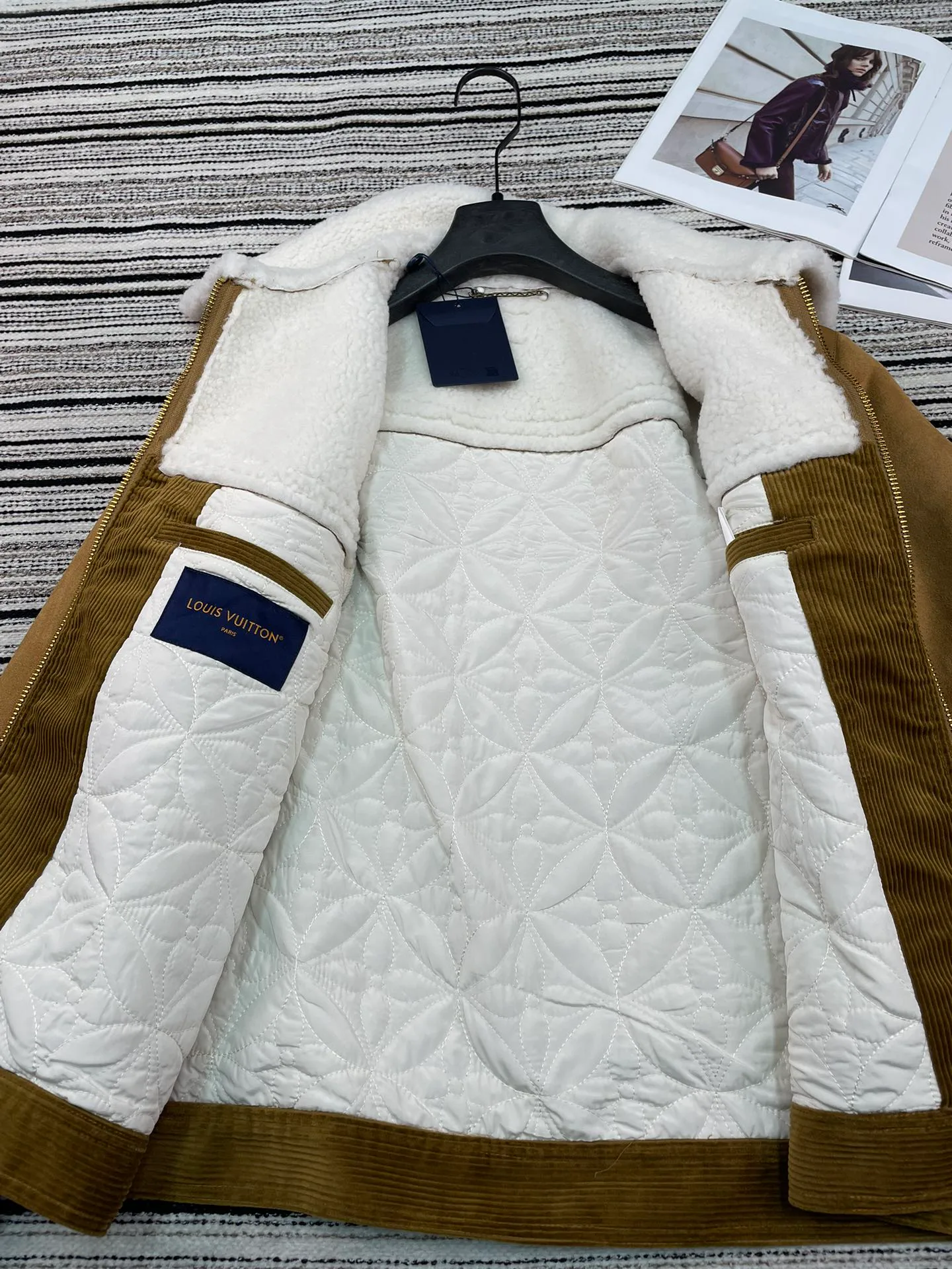 Куртки И Пуховики Женские Louis Vuitton 6492820