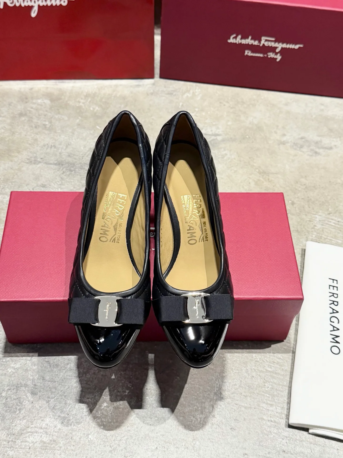 Балетки Женские Salvatore Ferragamo 17642578