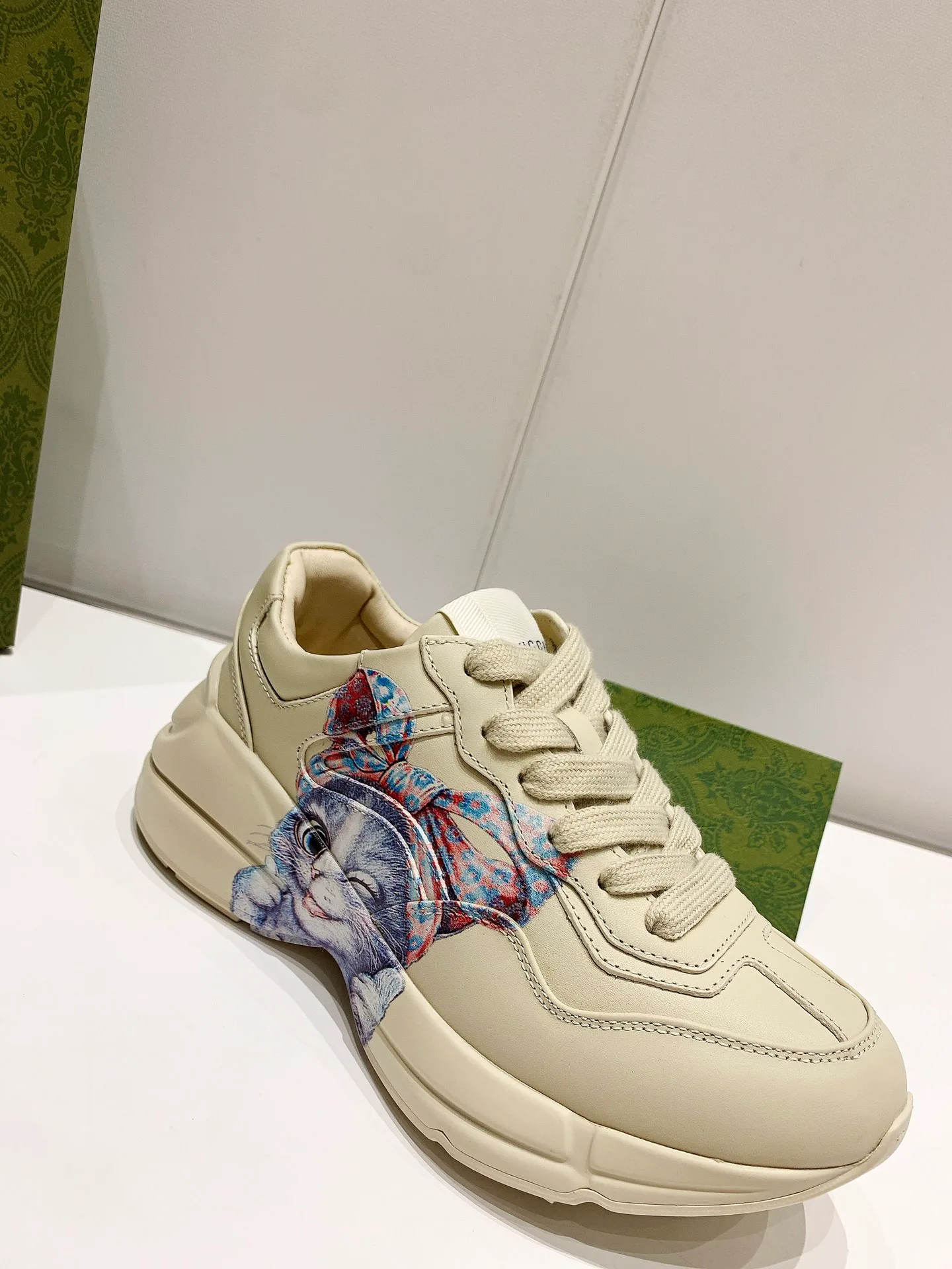 Кроссовки Женские Gucci 4931993