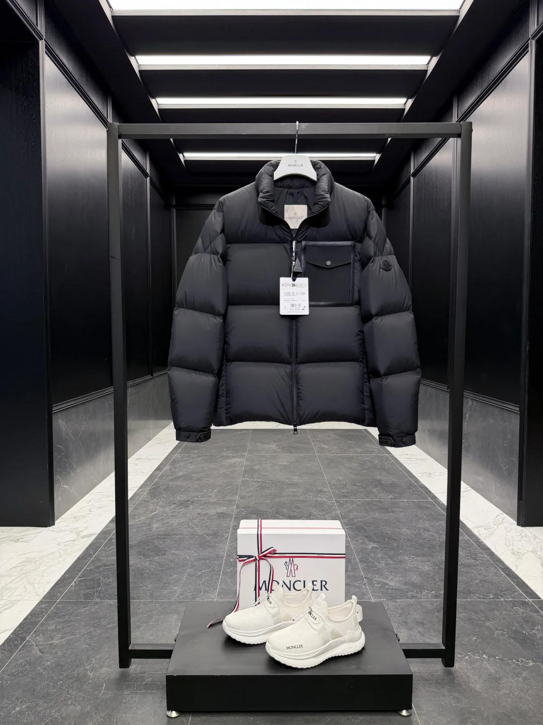 Куртки И Пуховики Мужские Moncler 1283061
