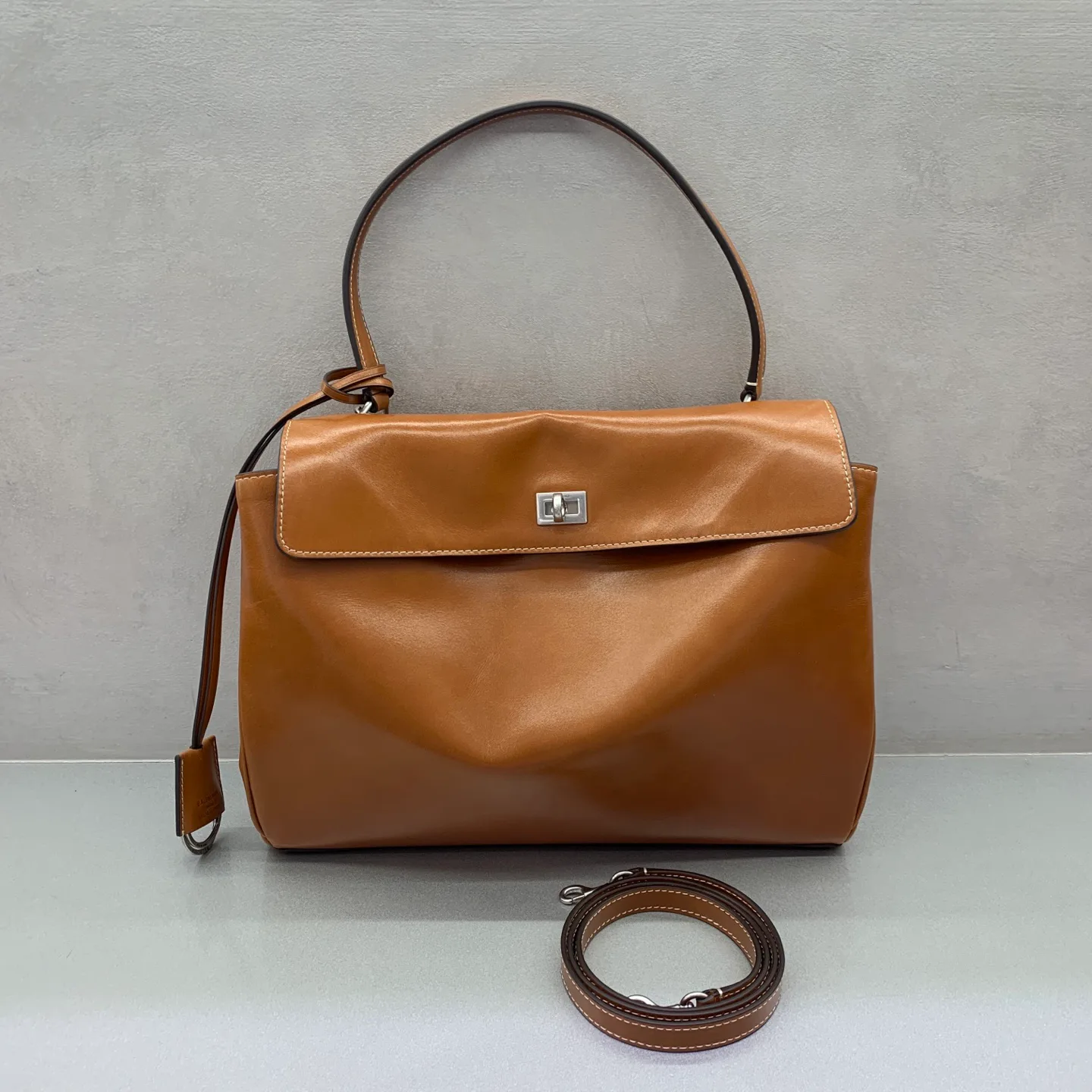 Классические Сумки Женские Balenciaga 18136458
