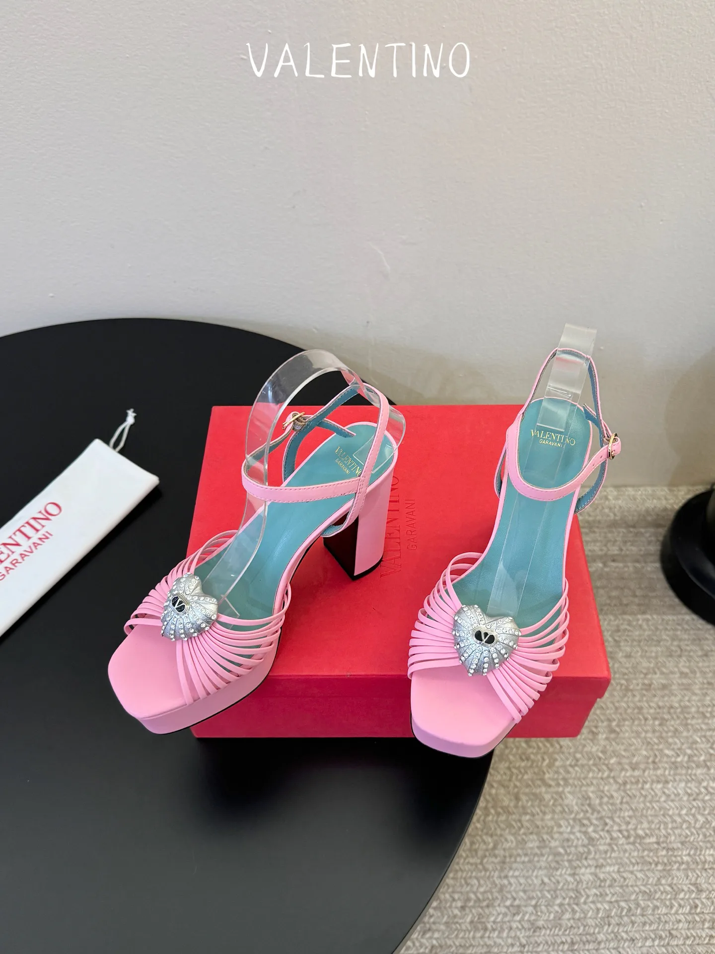 Босоножки Женские Valentino 17396952
