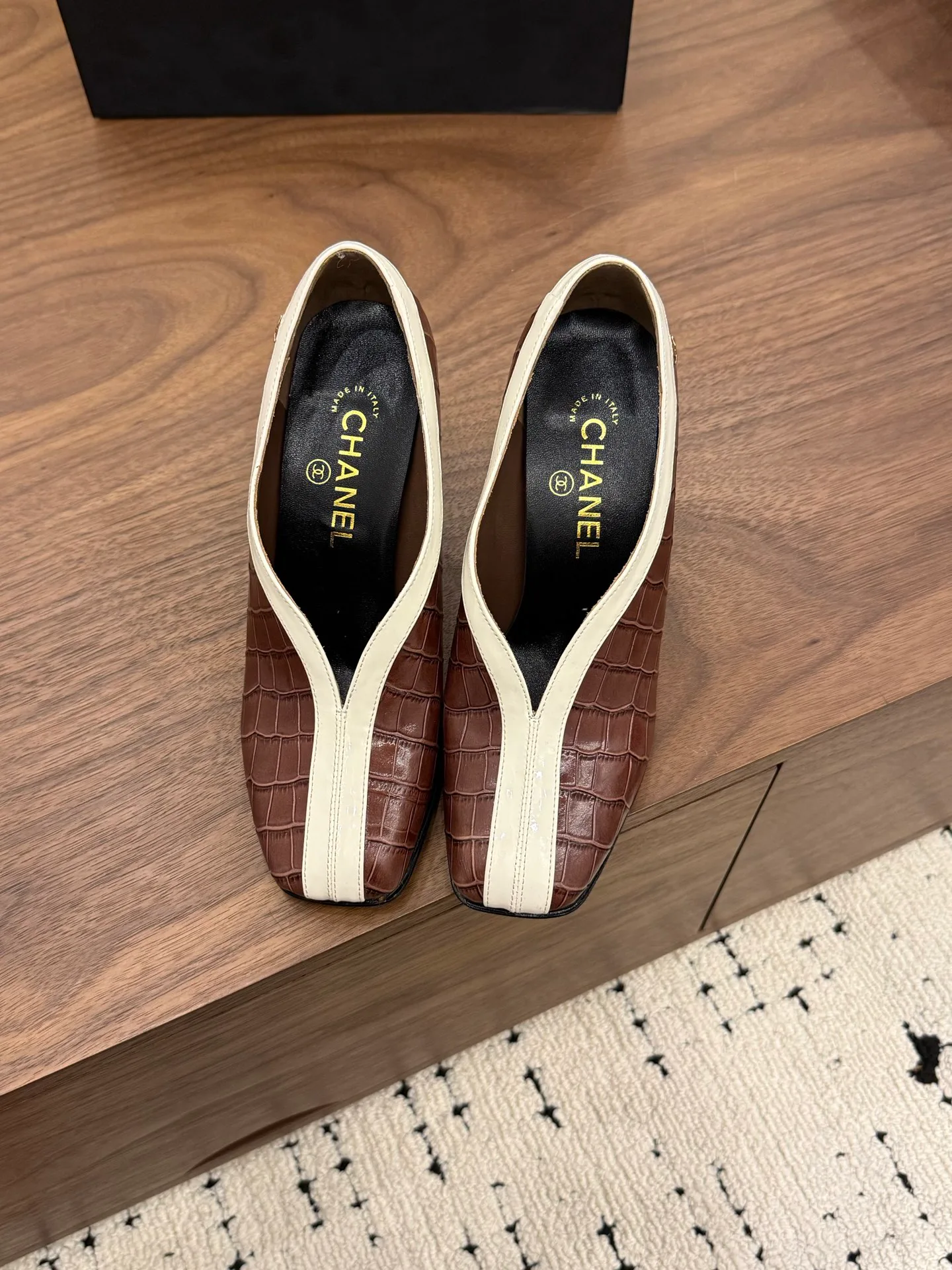 Туфли Женские Chanel 18275696