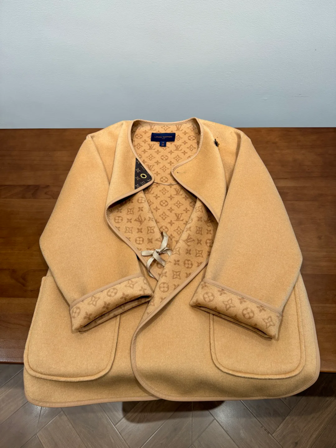Пальто Женские Louis Vuitton 19779157