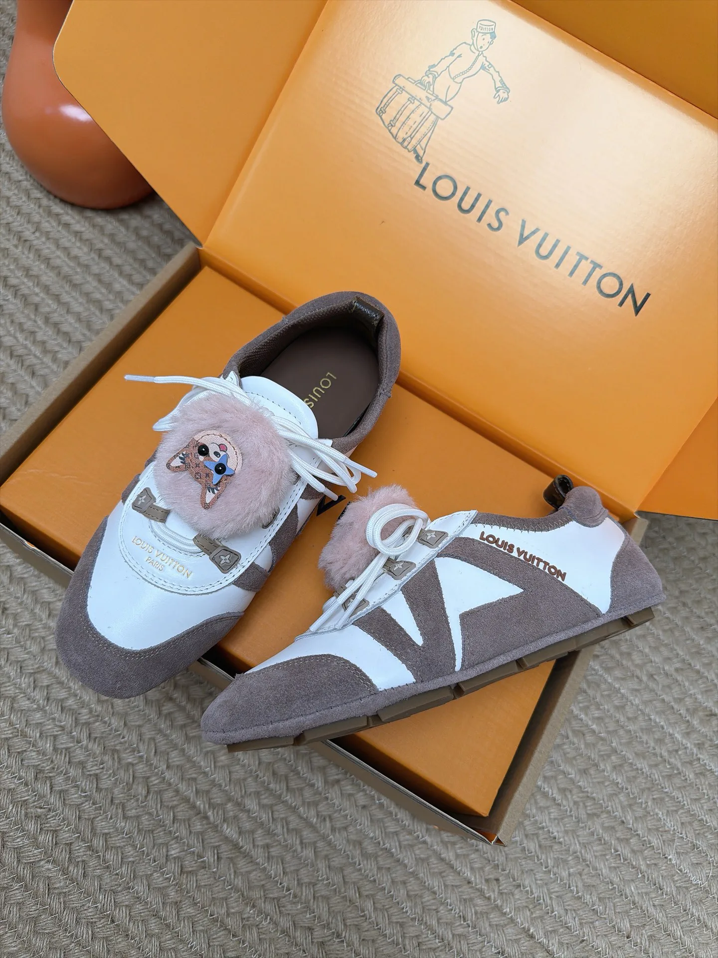 Кроссовки Женские Louis Vuitton 18063008
