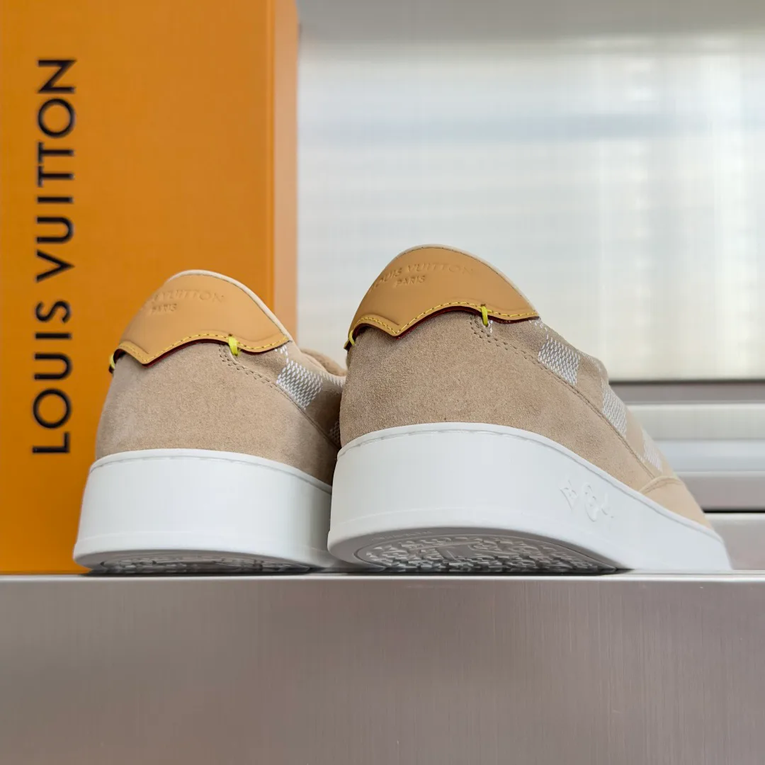 Кроссовки Женские Louis Vuitton 17950377