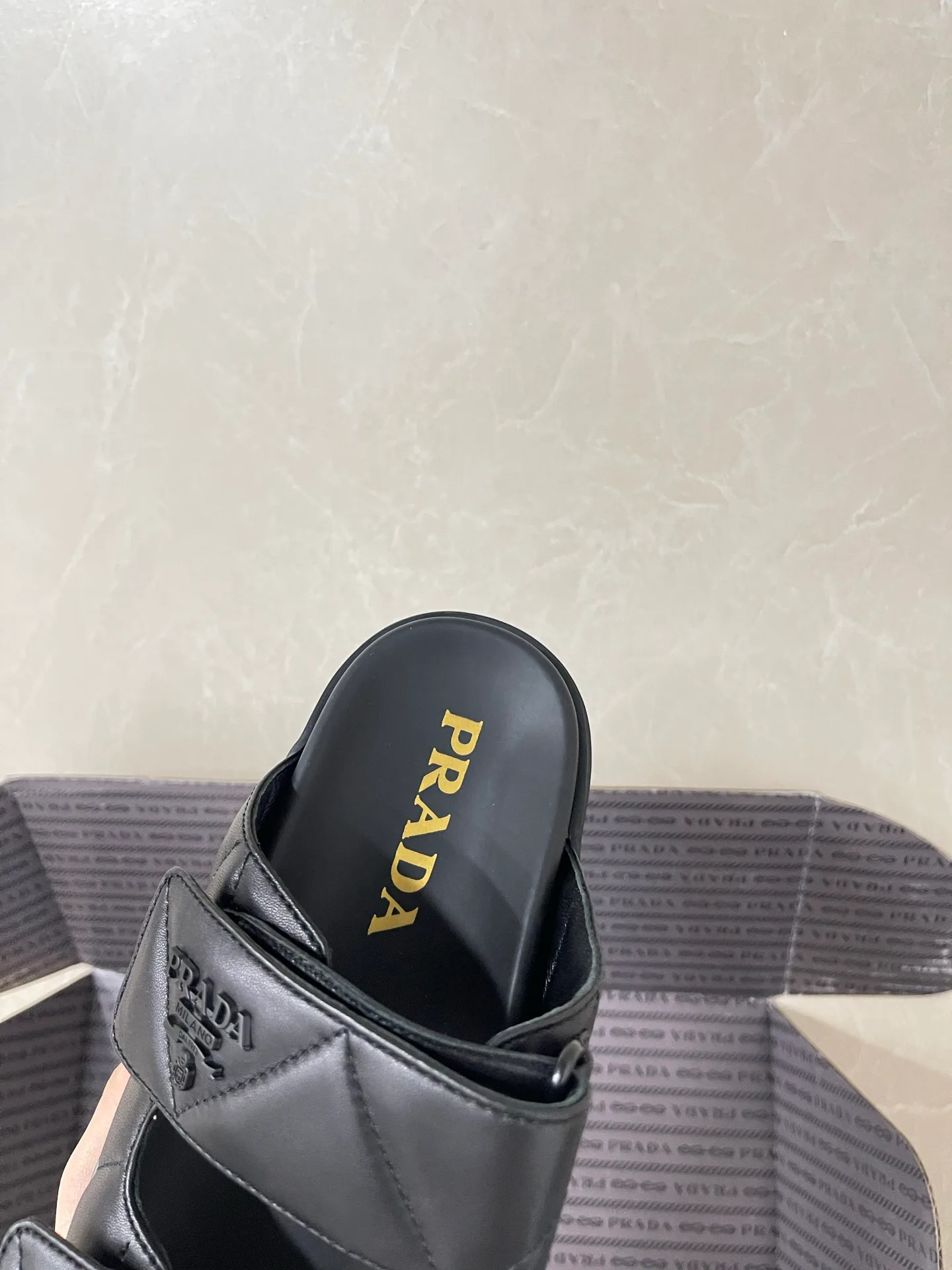 Шлепанцы Женские Prada 23262