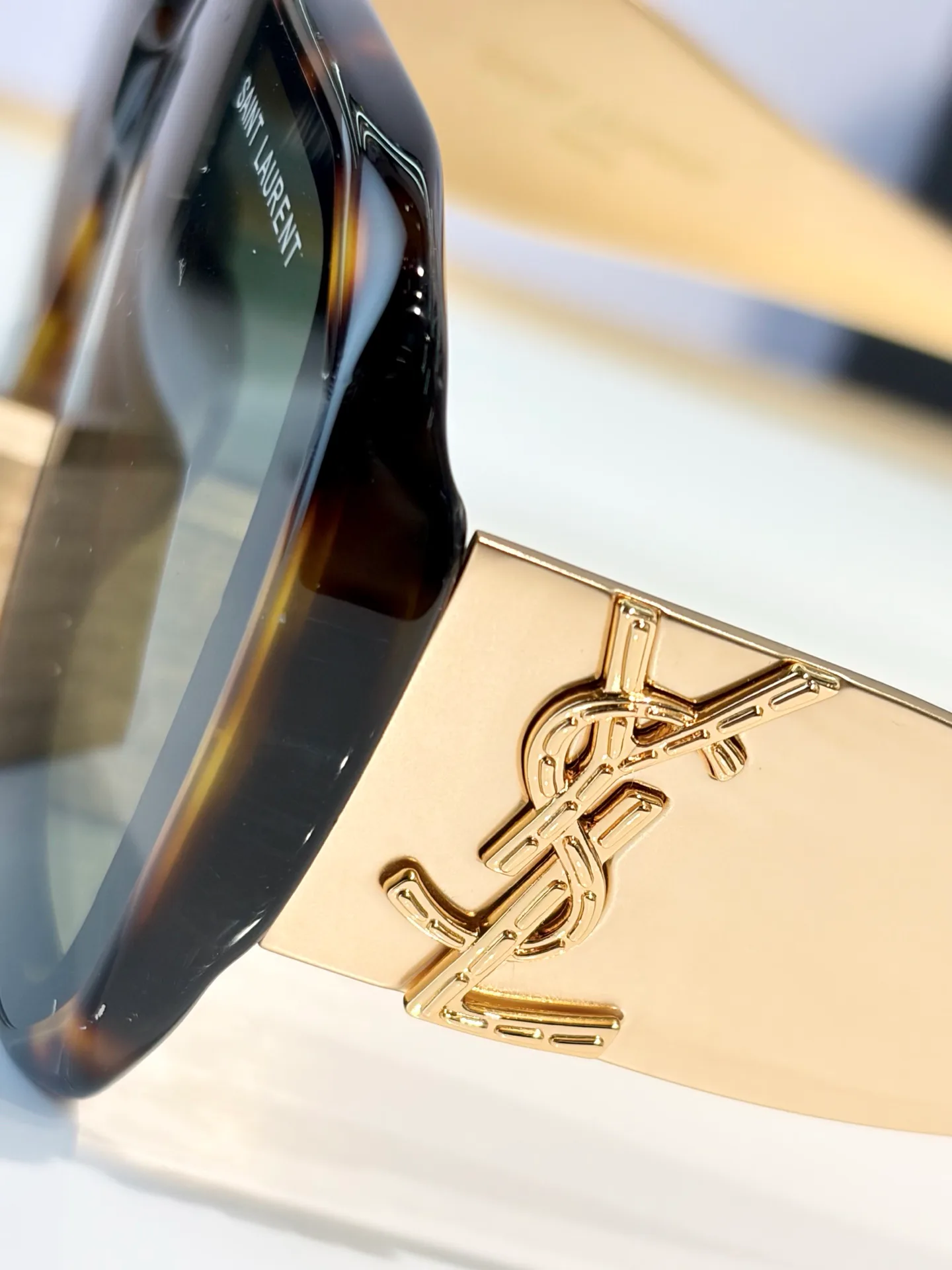 Очки Saint Laurent 17649619