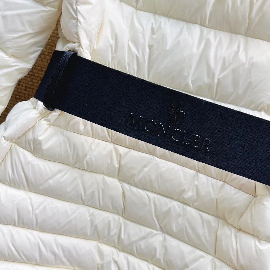 Куртки И Пуховики Женские Moncler 18345001
