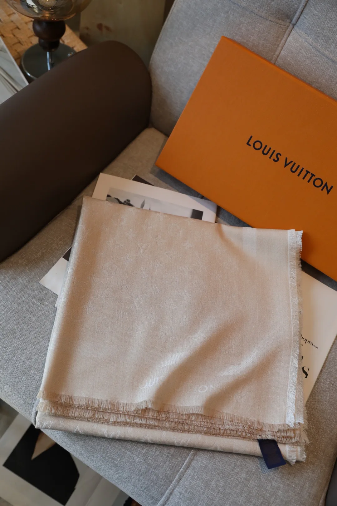 Шарфы Louis Vuitton 18618580
