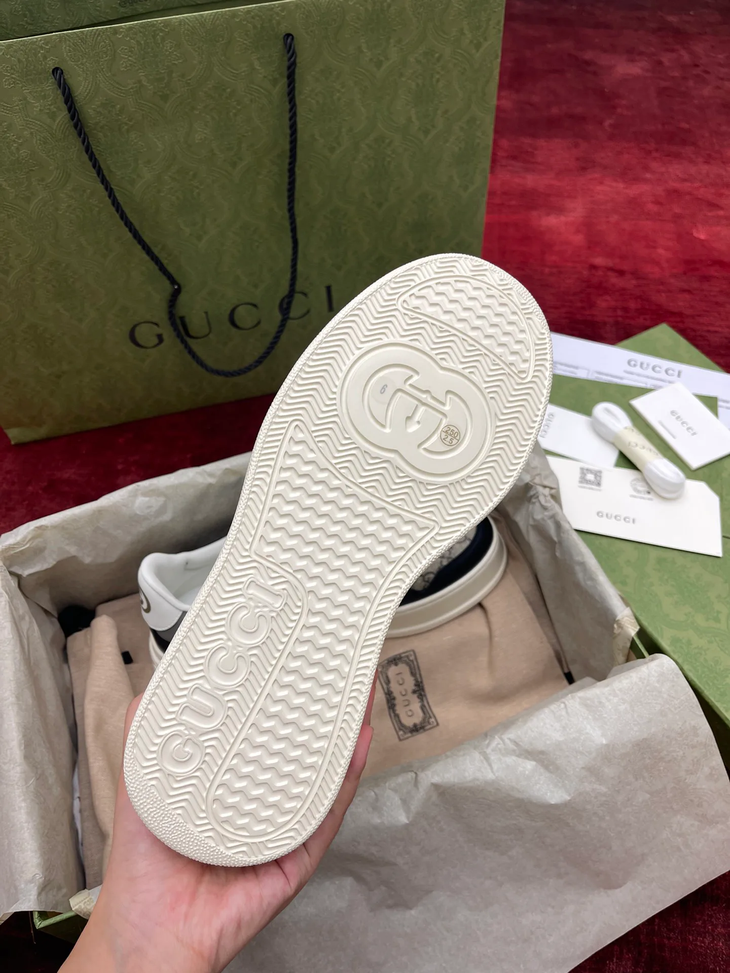 Кроссовки Мужские Gucci 18995303