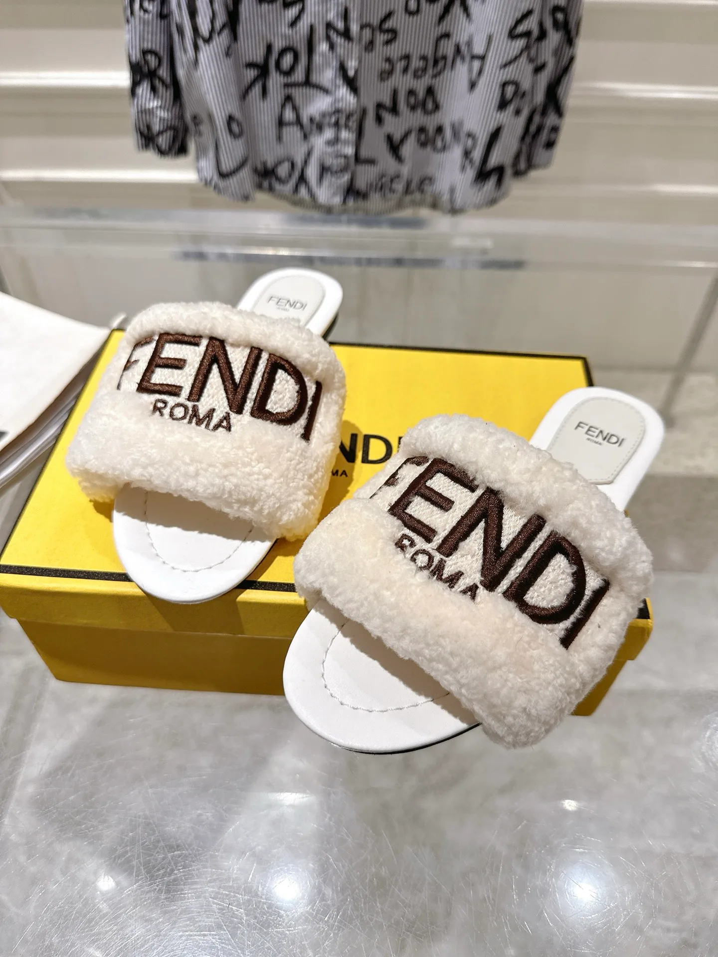 Шлепанцы Женские Fendi 56027