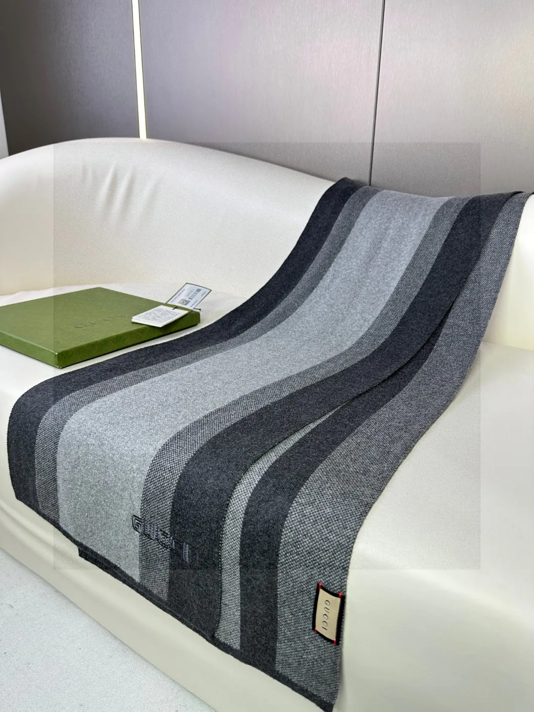 Шарфы Gucci 386165