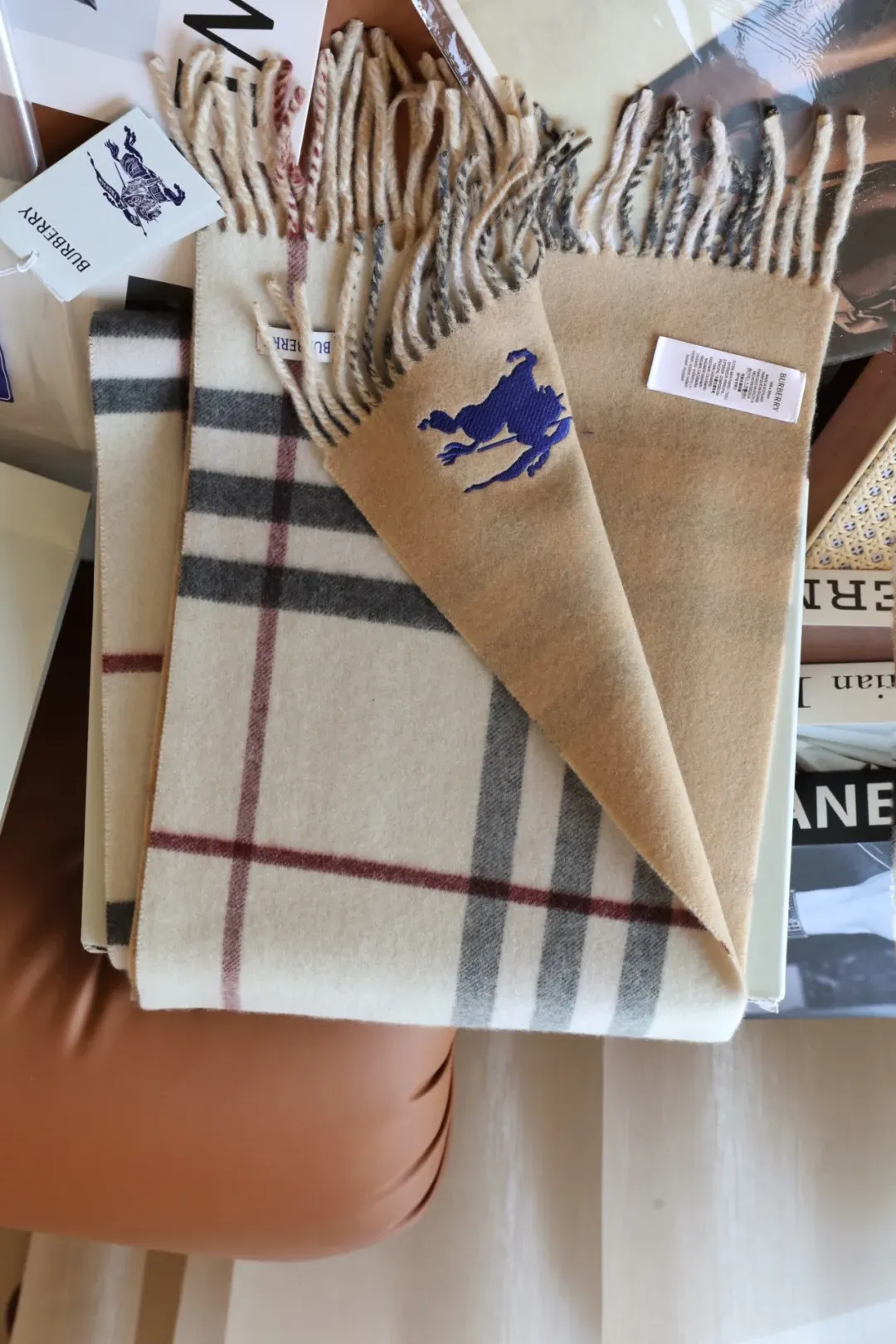 Шарфы Burberry 1641