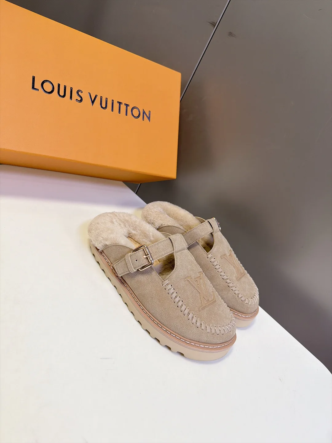 Мюли И Сабо Женские Louis Vuitton 17906974