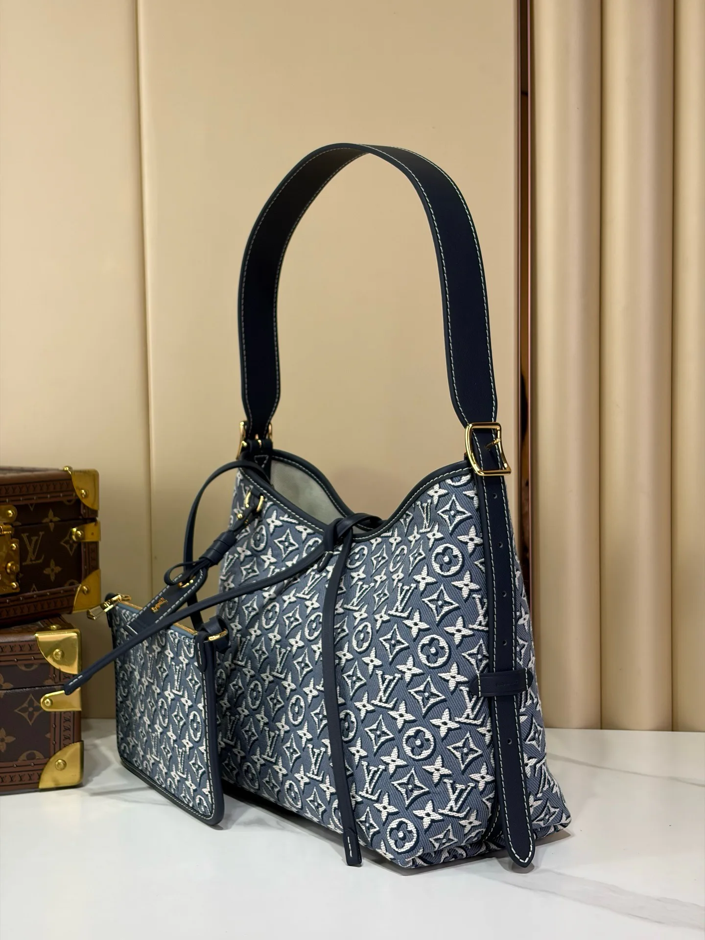 Классические Сумки Женские Louis Vuitton 18240324