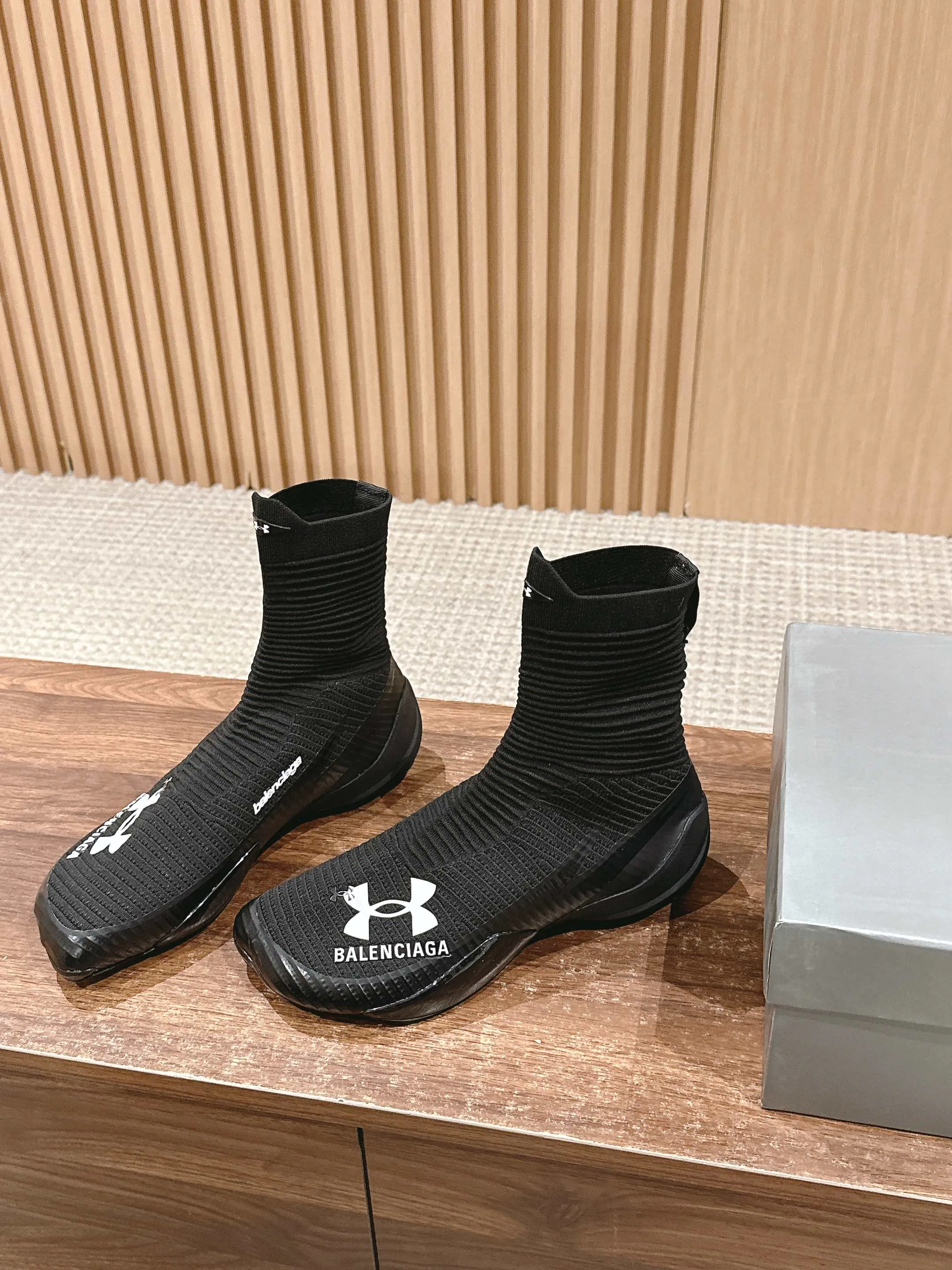 Кроссовки Женские Balenciaga 9227