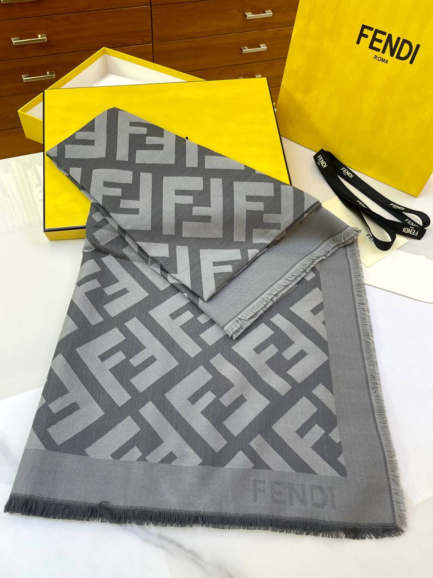 Шарфы Fendi 1981506