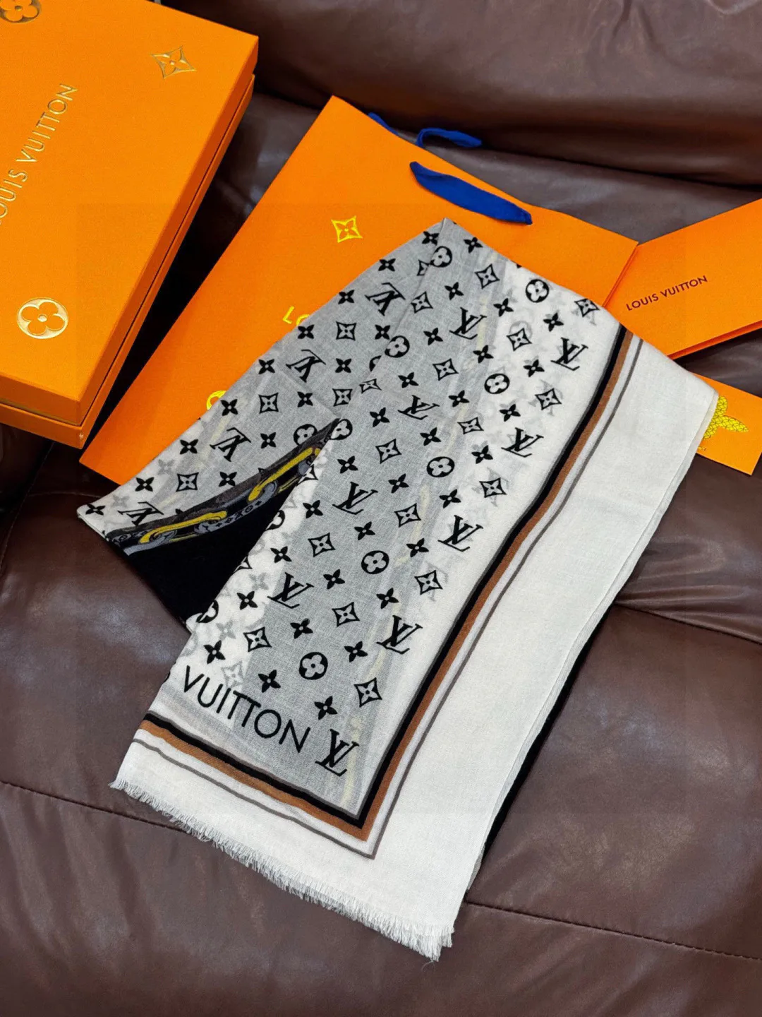 Шарфы Louis Vuitton 1036387