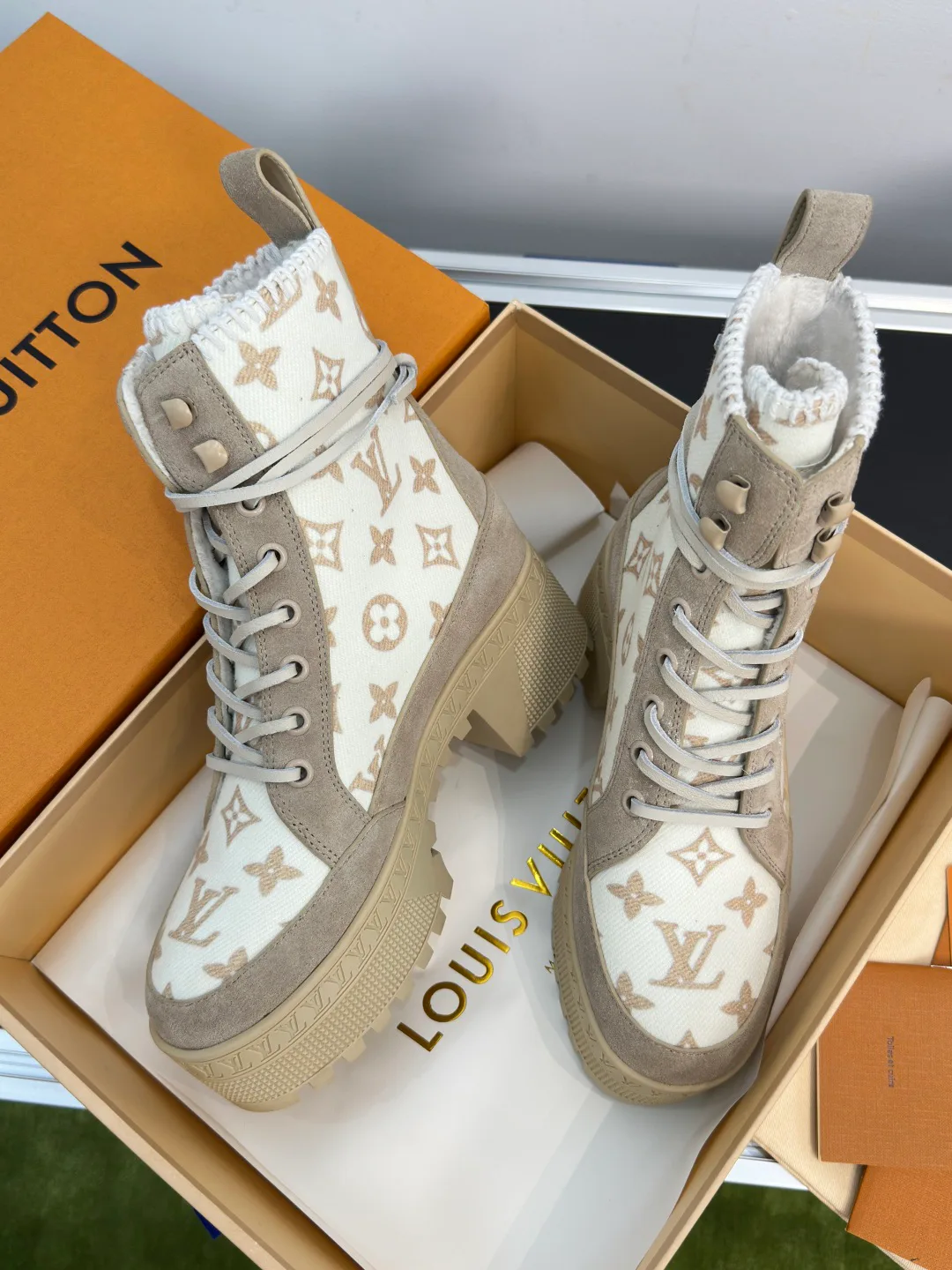 Ботинки Женские Louis Vuitton 18741622