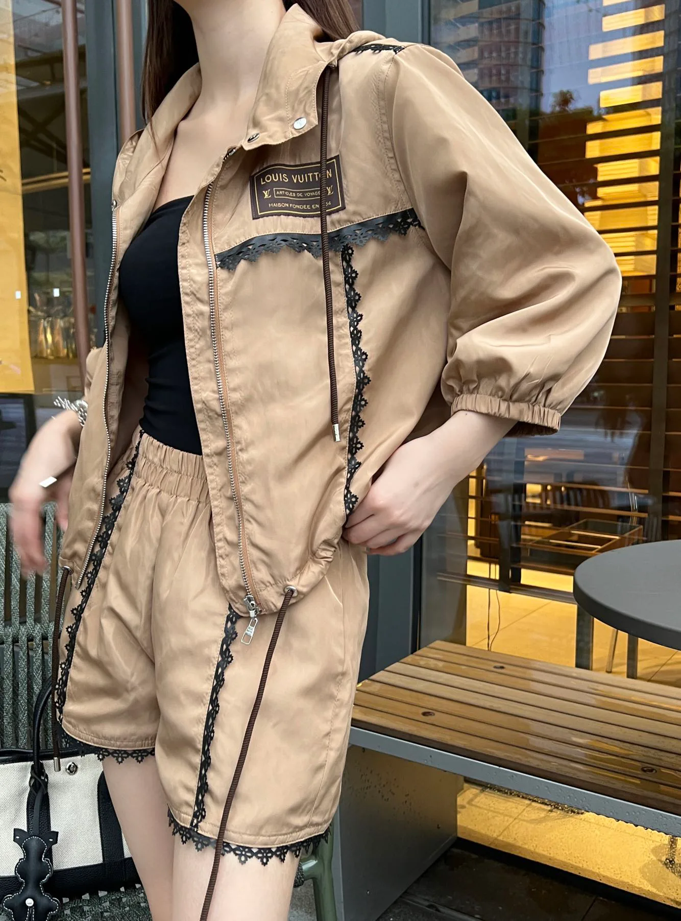 Куртки И Пуховики Женские Louis Vuitton 17164684