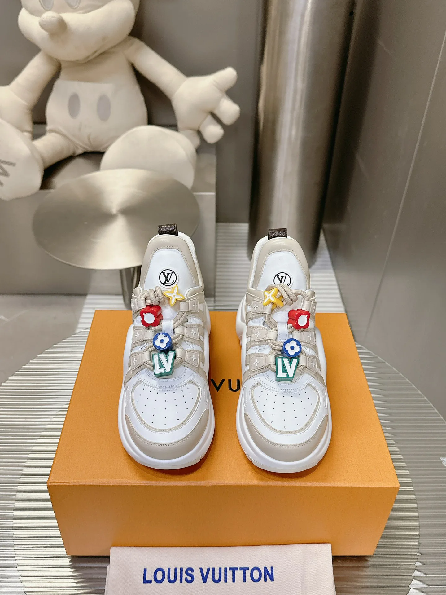 Кроссовки Женские Louis Vuitton 10273365