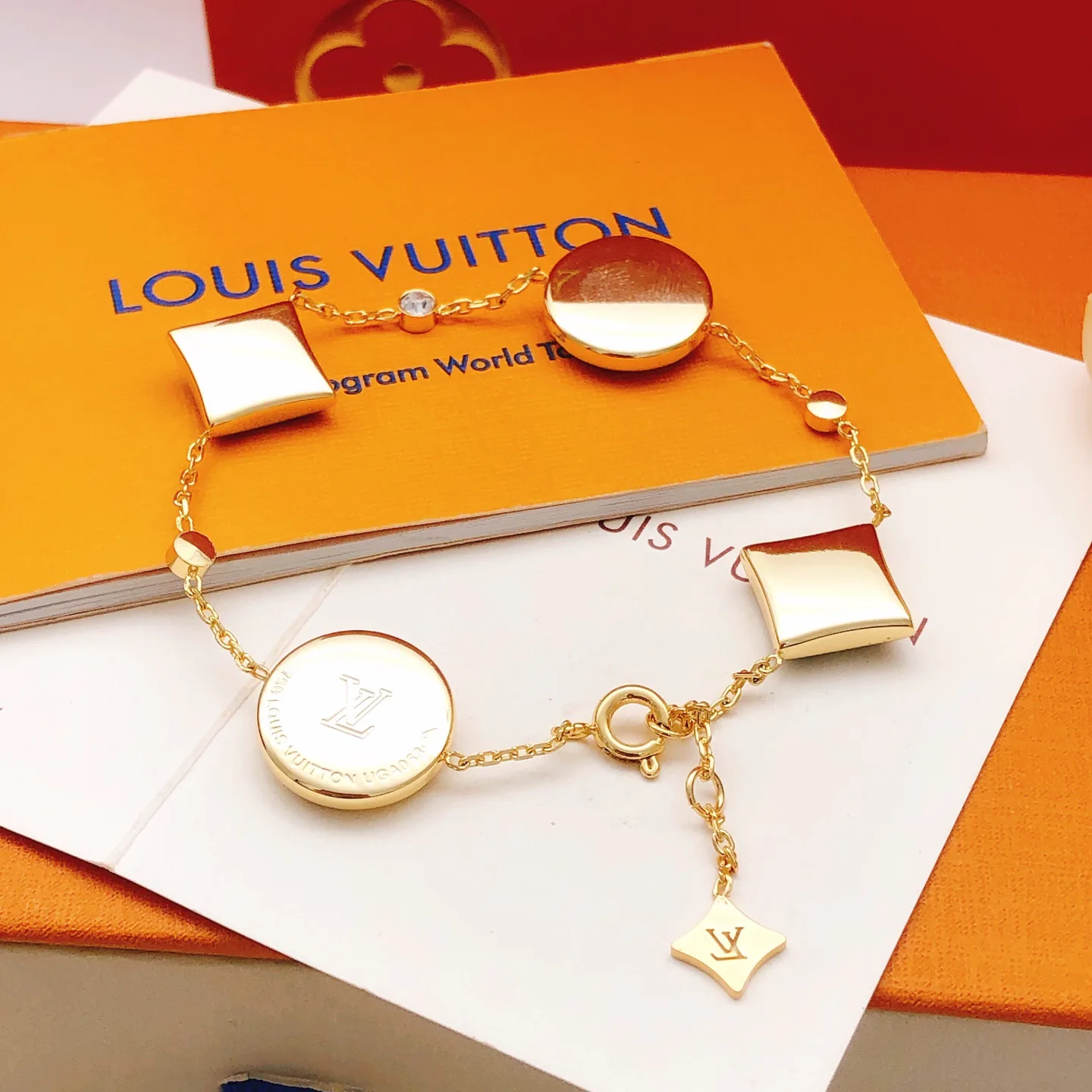 Бижутерия Louis Vuitton 109979