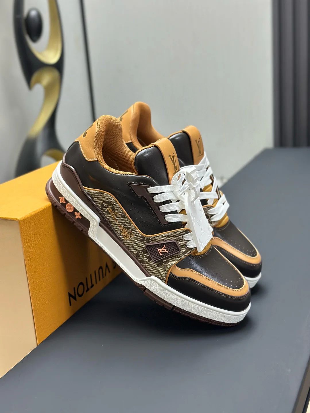 Кроссовки Женские Louis Vuitton 604339