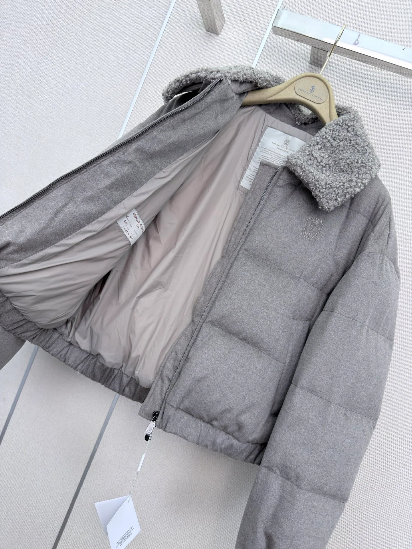 Куртки И Пуховики Женские Brunello Cucinelli 18185770