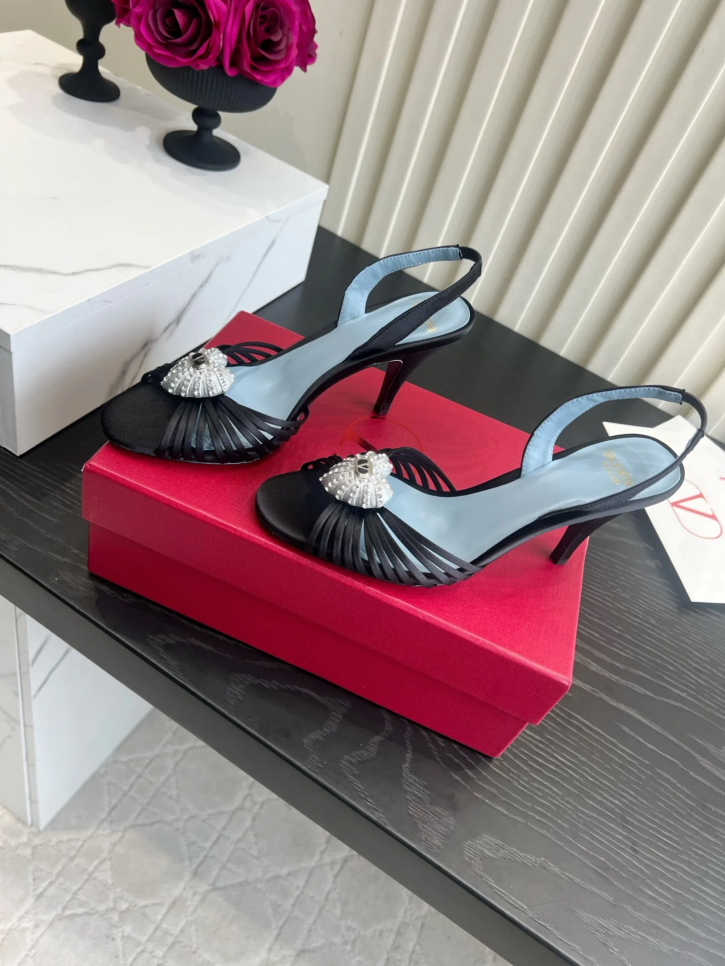 Босоножки Женские Valentino 18322866