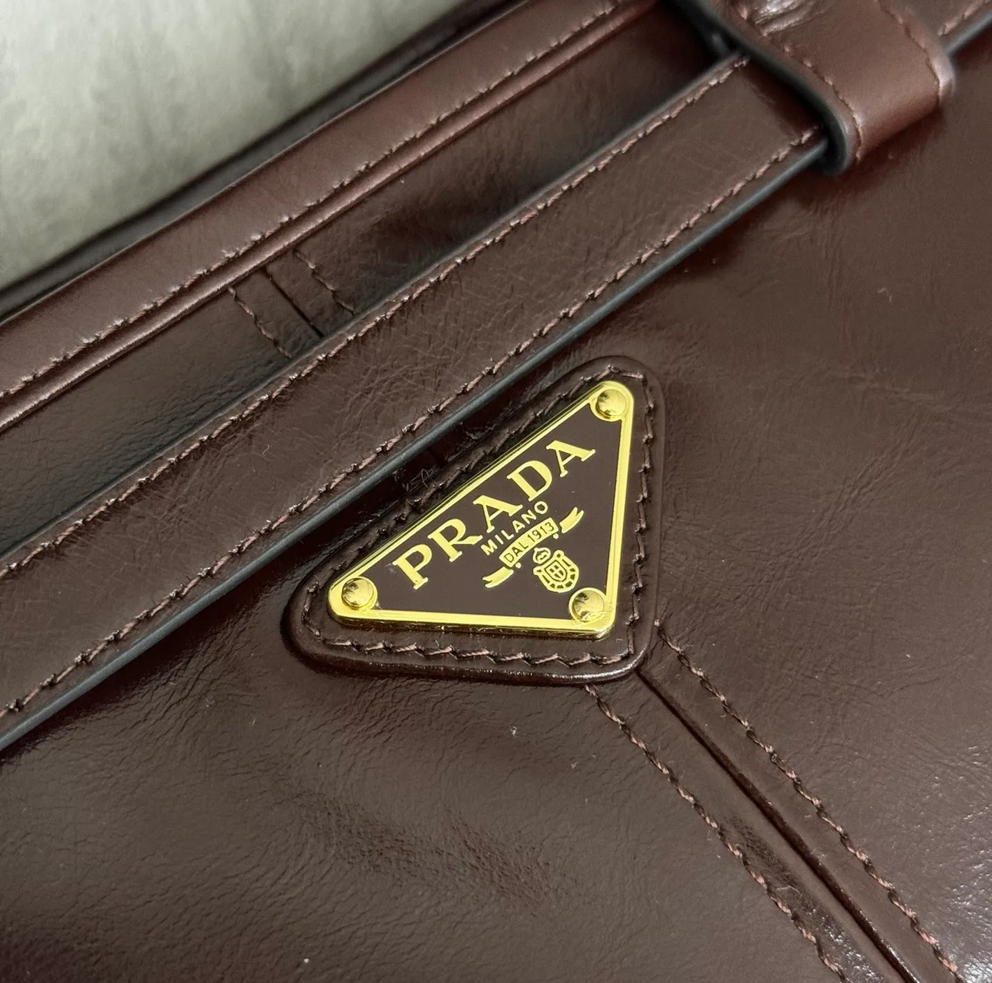 Классические Сумки Женские Prada 11462561
