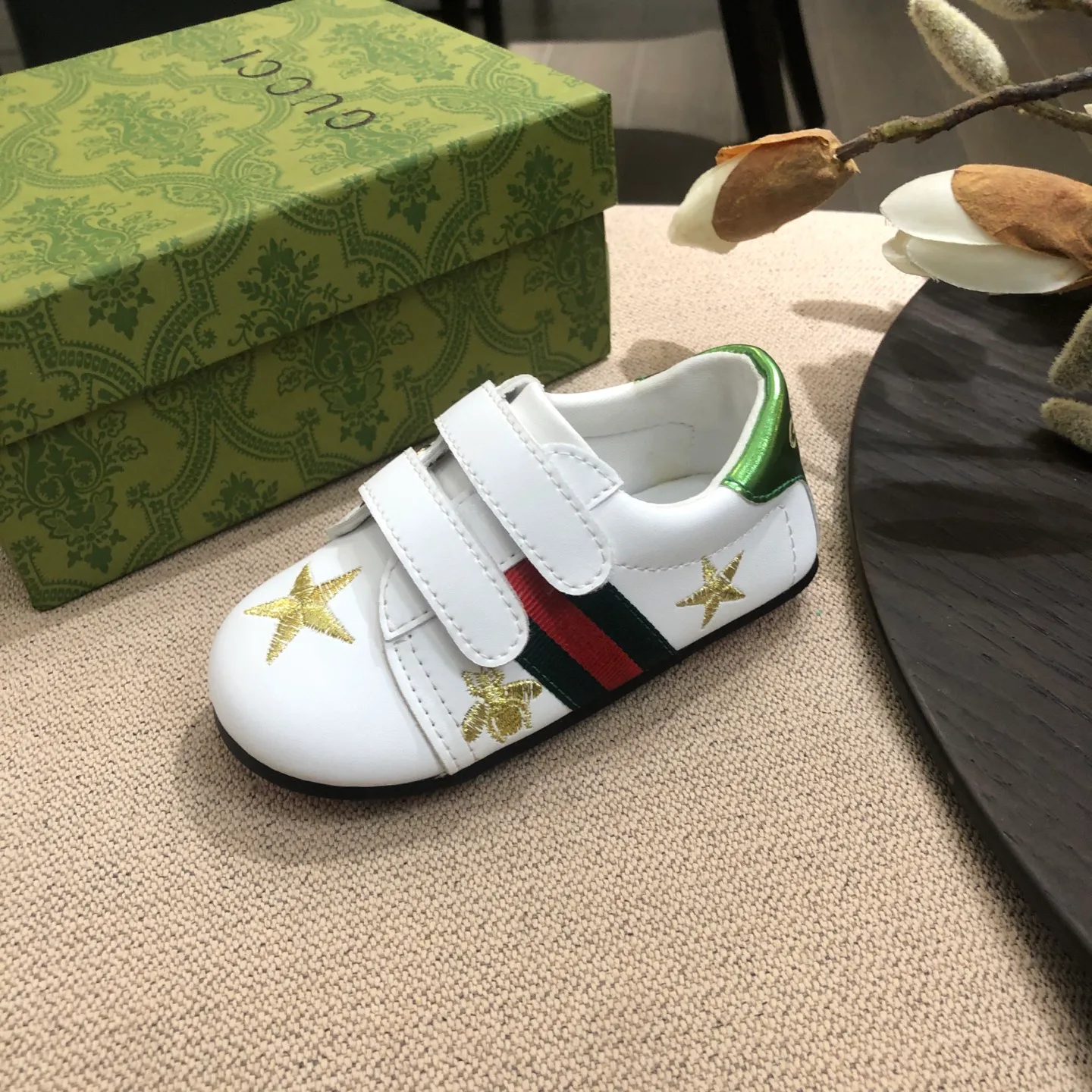 Кроссовки Женские Gucci 18696782