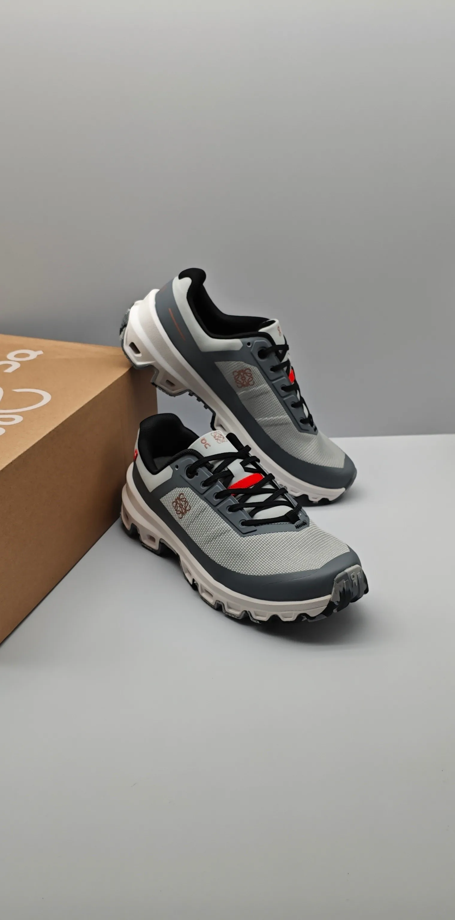 Кроссовки Женские Loewe 13193870