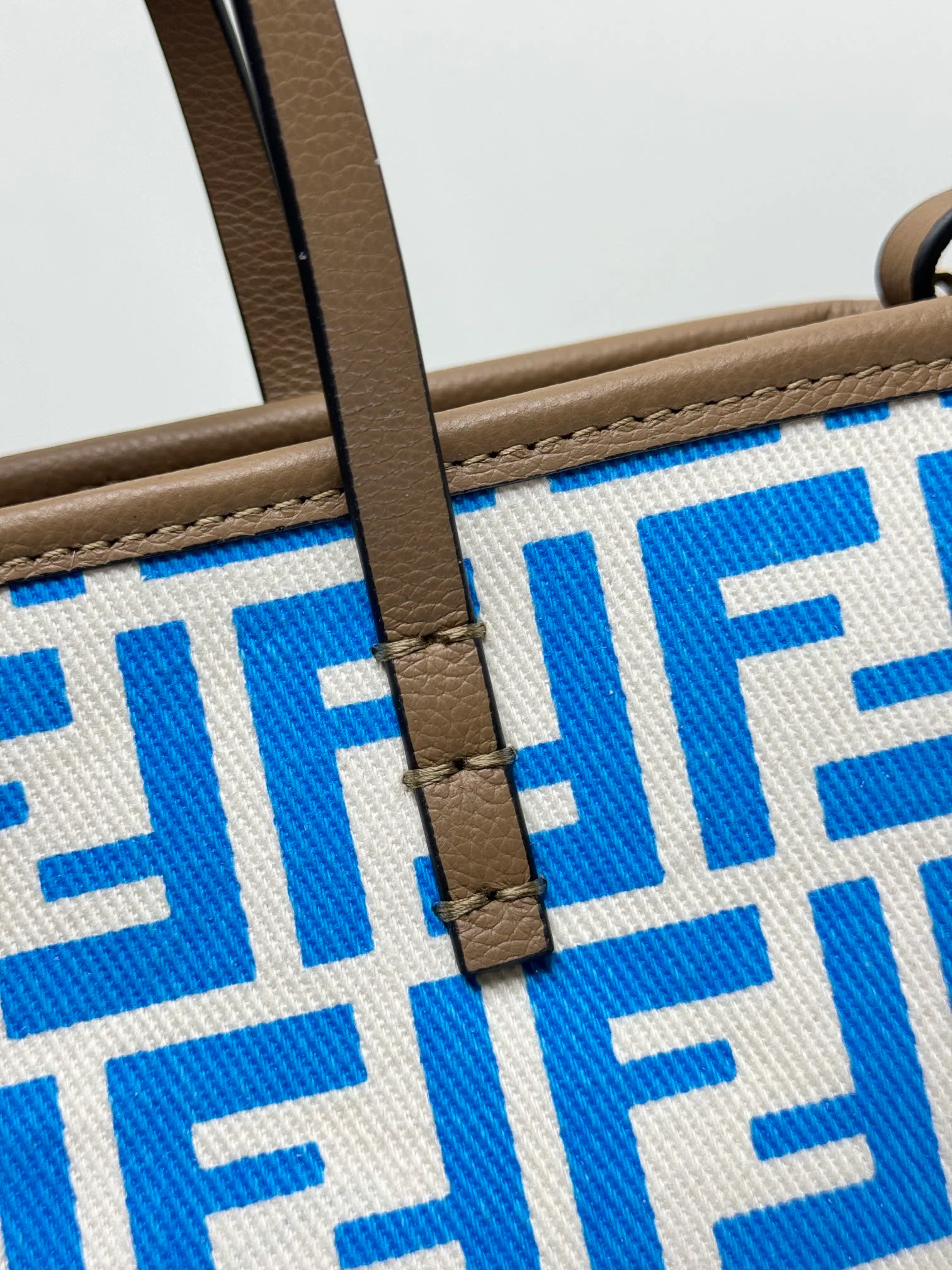 Классические Сумки Женские Fendi 13234546