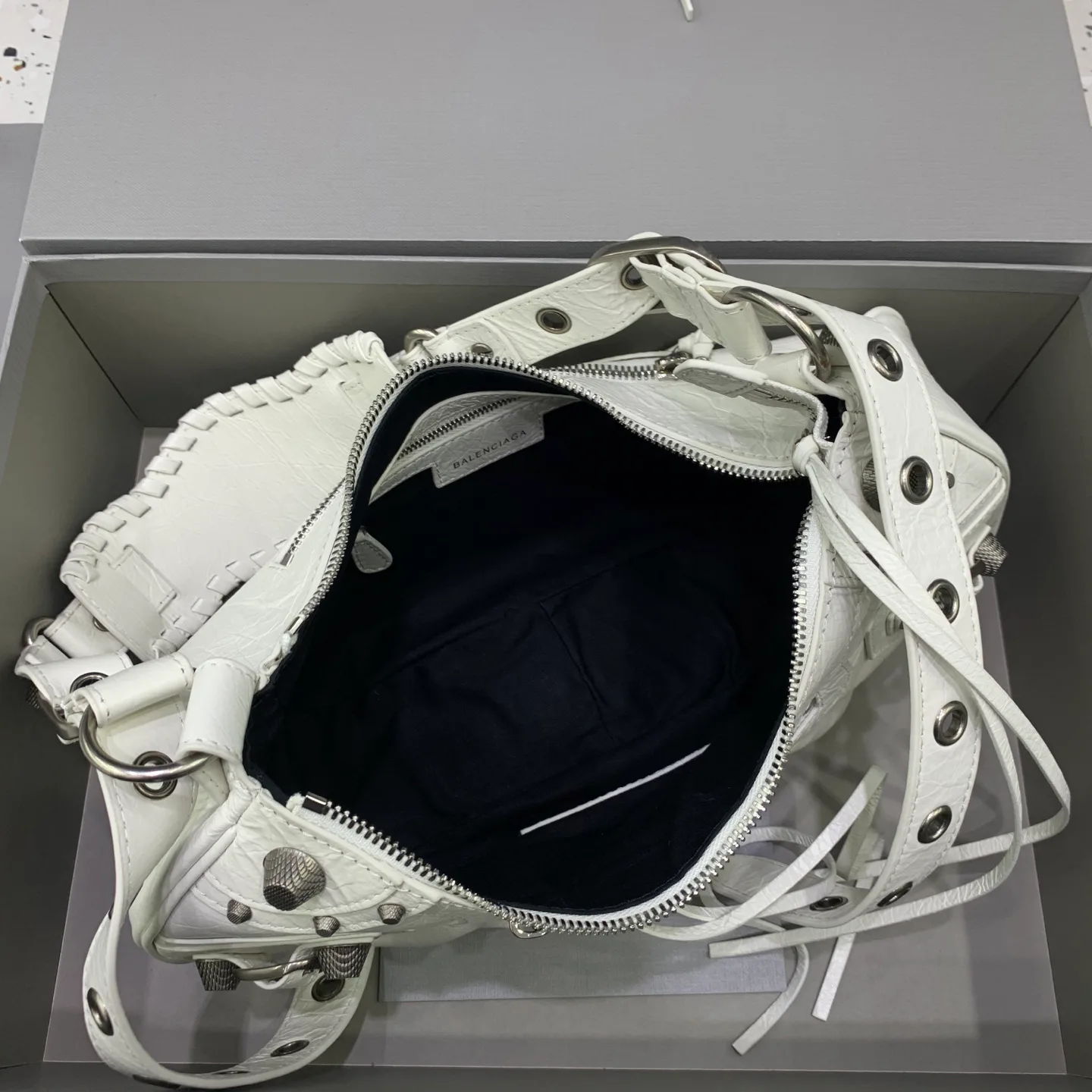 Сумки На Ремне Женские Balenciaga 12600661