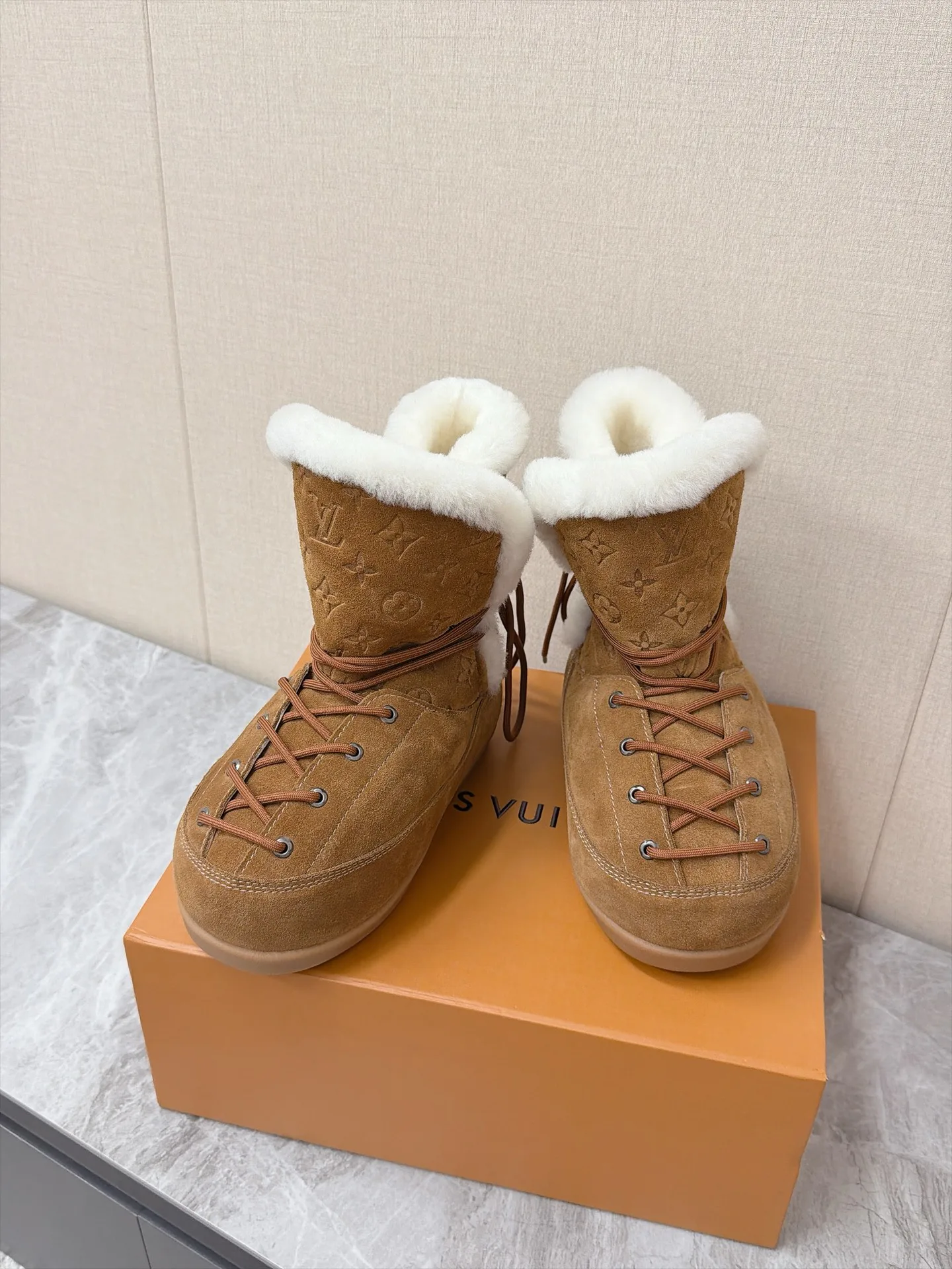 Угги Женские Louis Vuitton 19179048