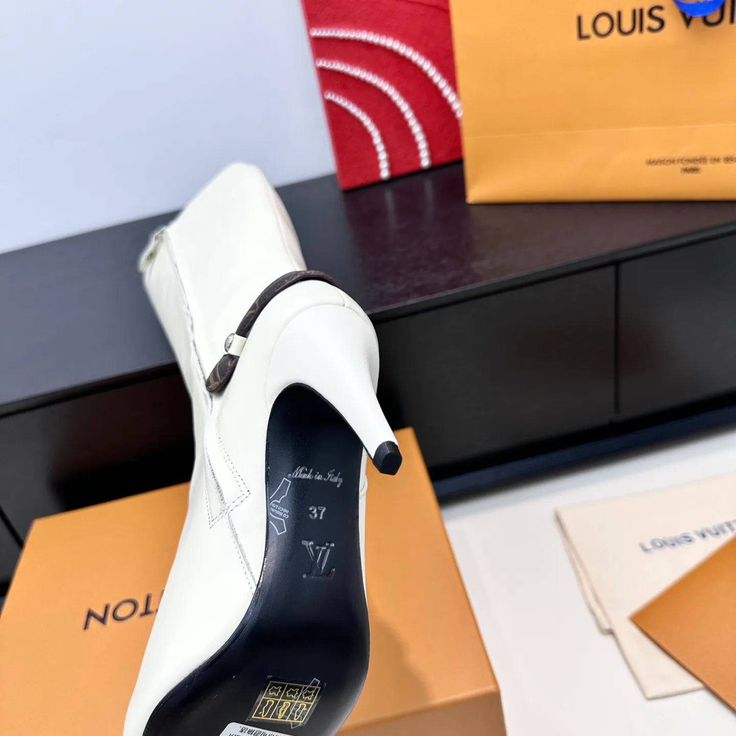 Сапоги Женские Louis Vuitton 19301568