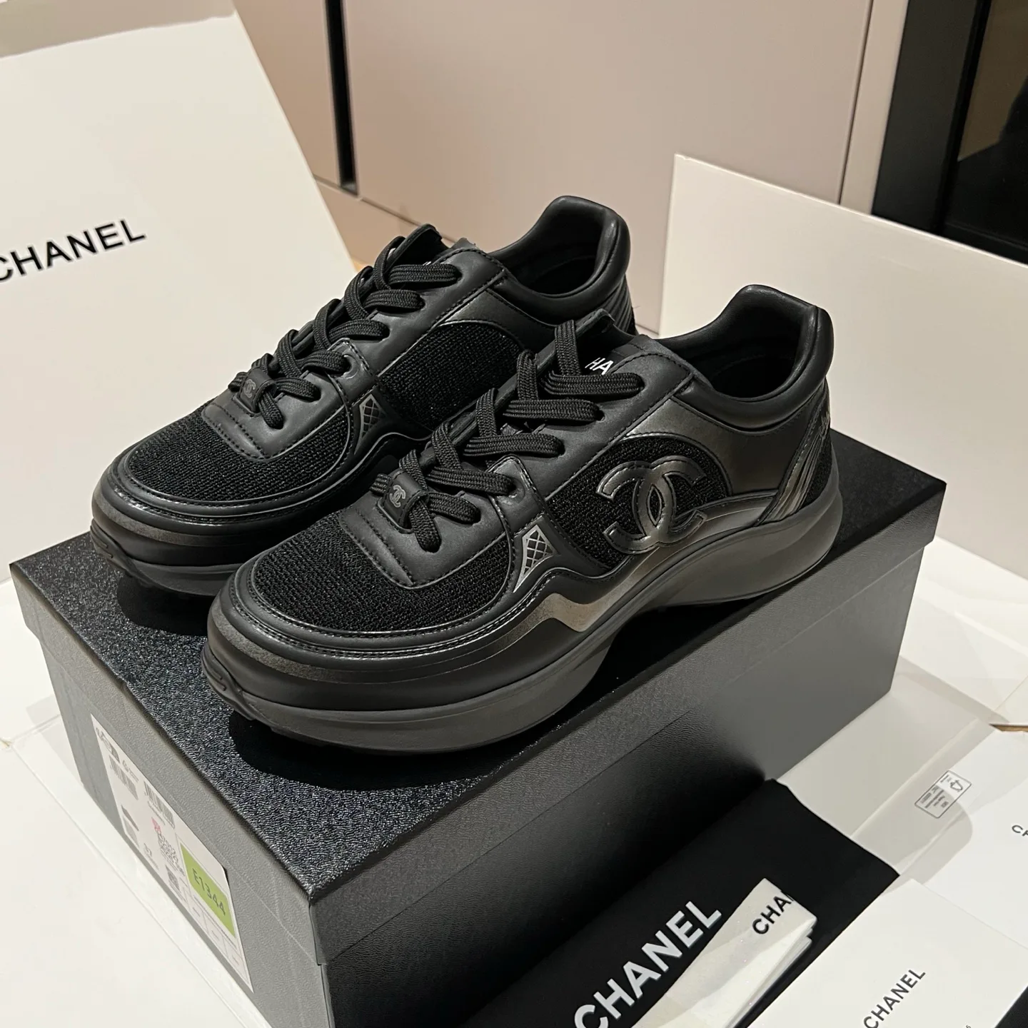Кроссовки Женские Chanel 12827631