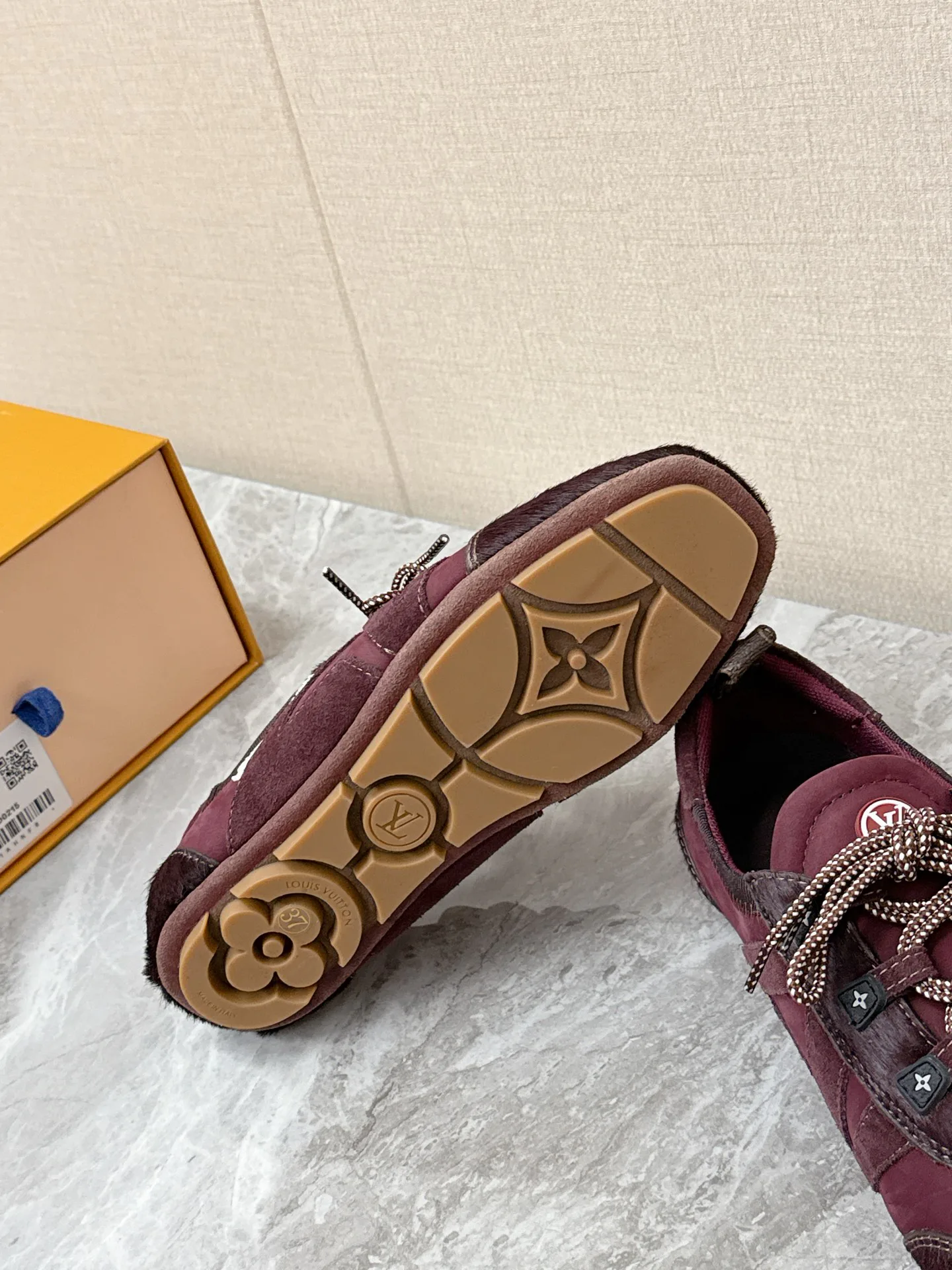 Кроссовки Женские Louis Vuitton 2625309