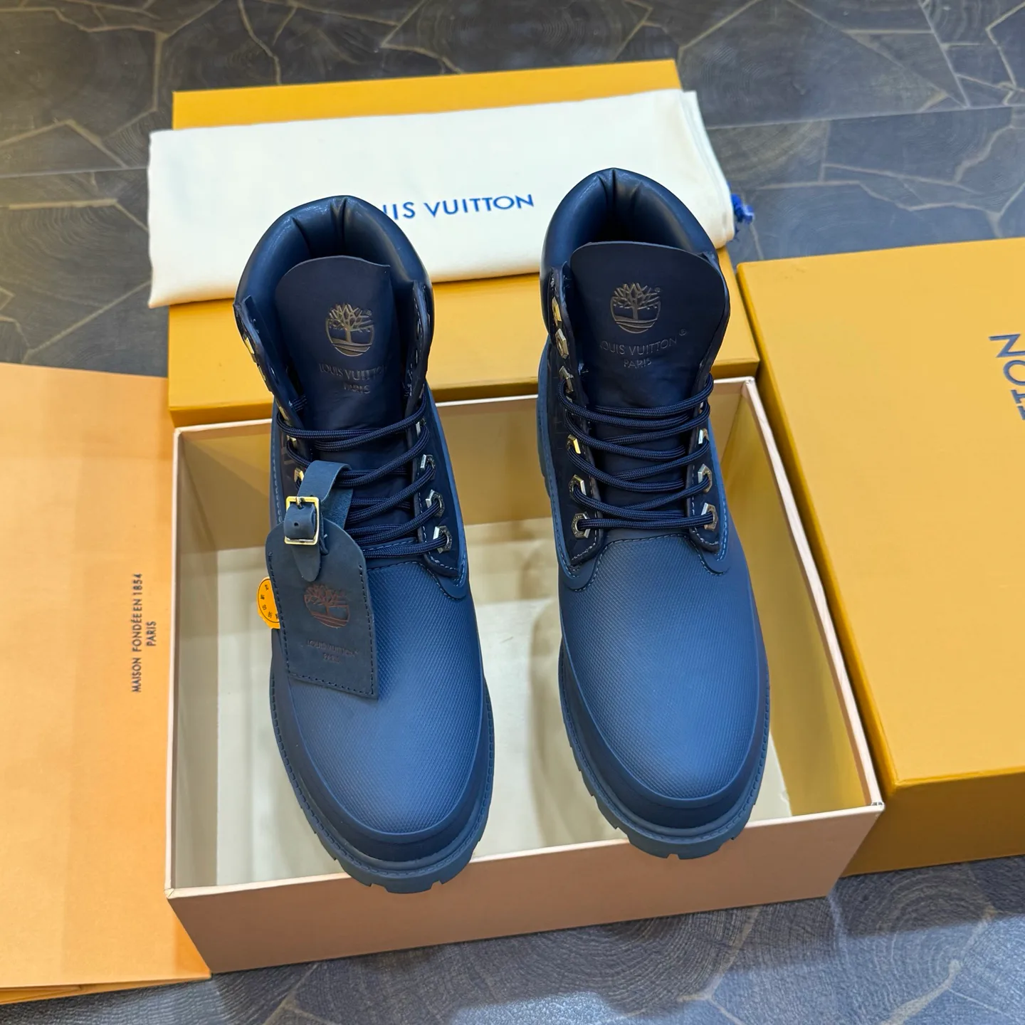 Ботинки Мужские Louis Vuitton 18267074